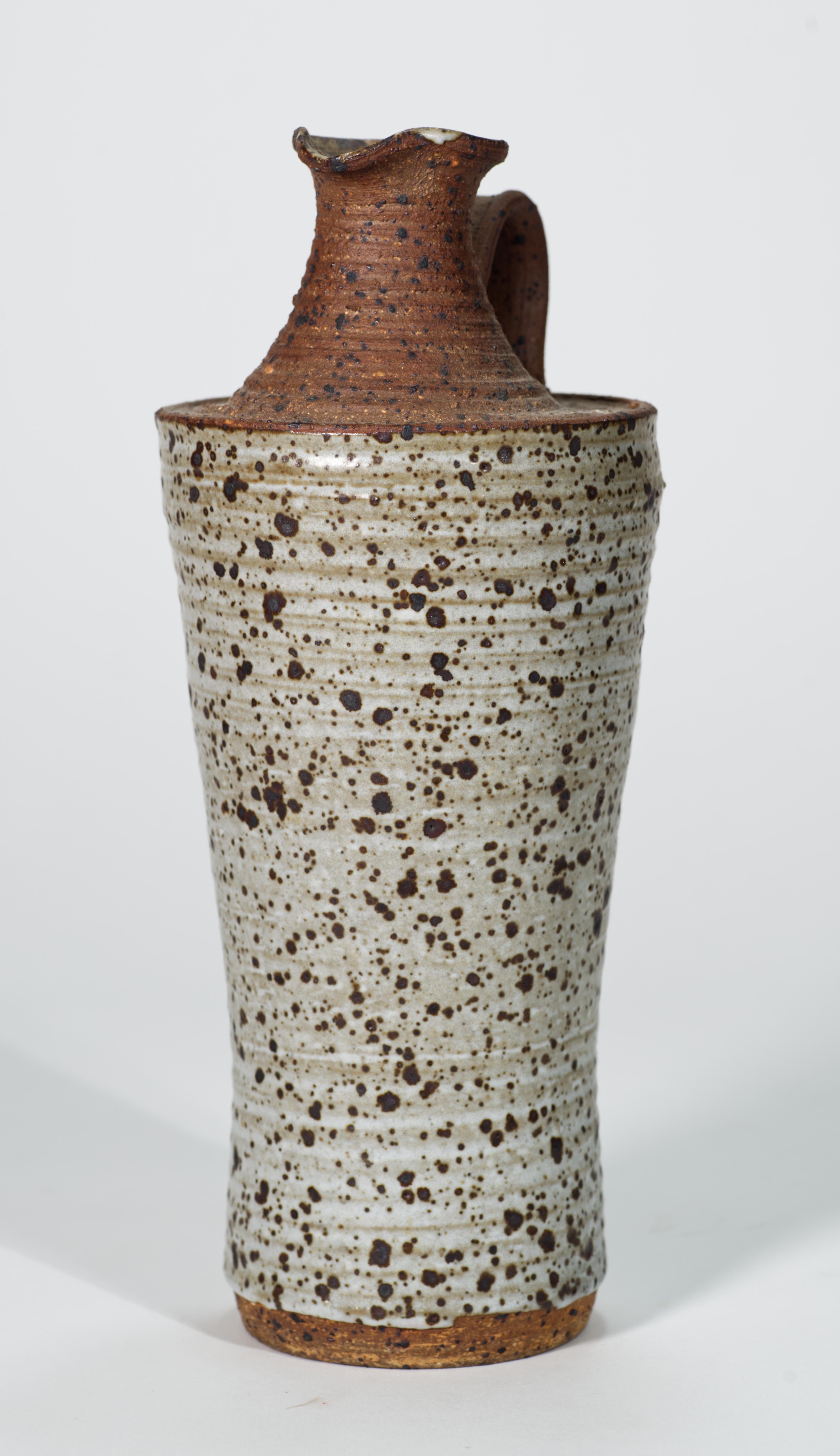 Organico moderno Vaso a forma di spruzzatore con smalto salino, Studio americano Pottery, anni '70 in vendita