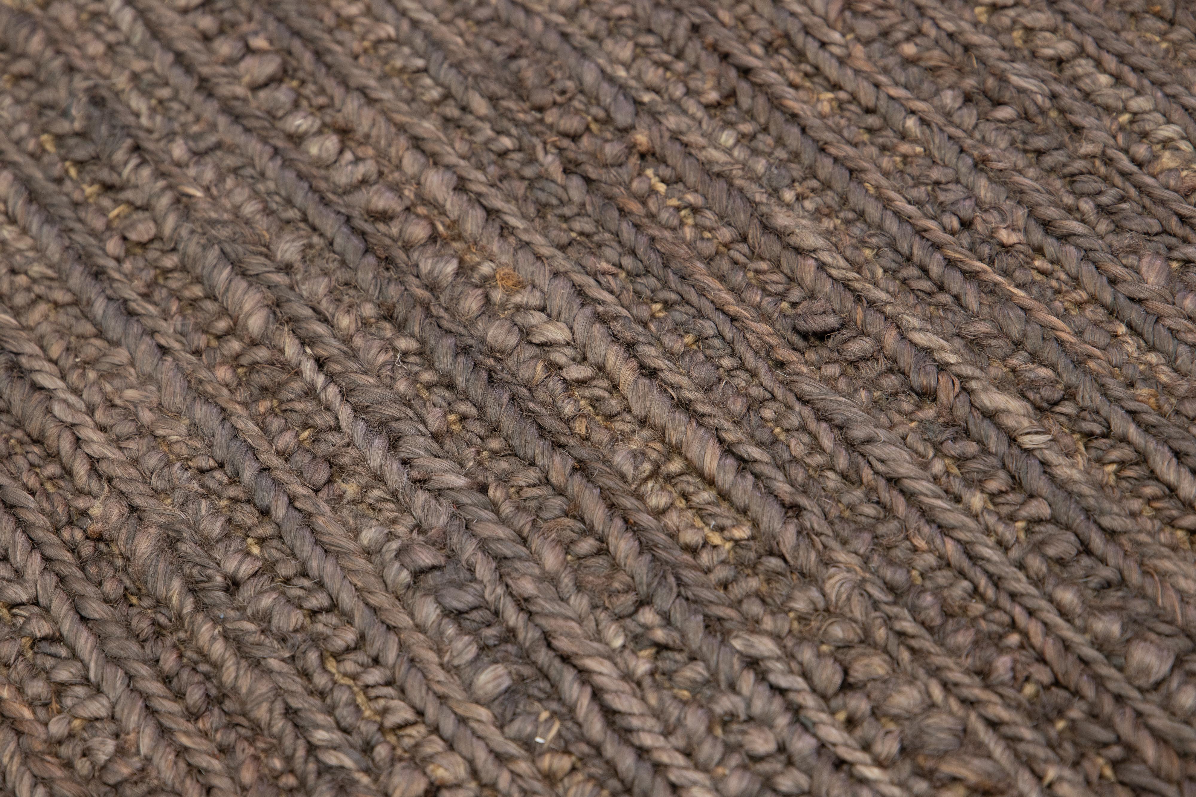 Moderner Bio-Jute-Teppich, handgefertigt in Light Brown (Handgewebt) im Angebot
