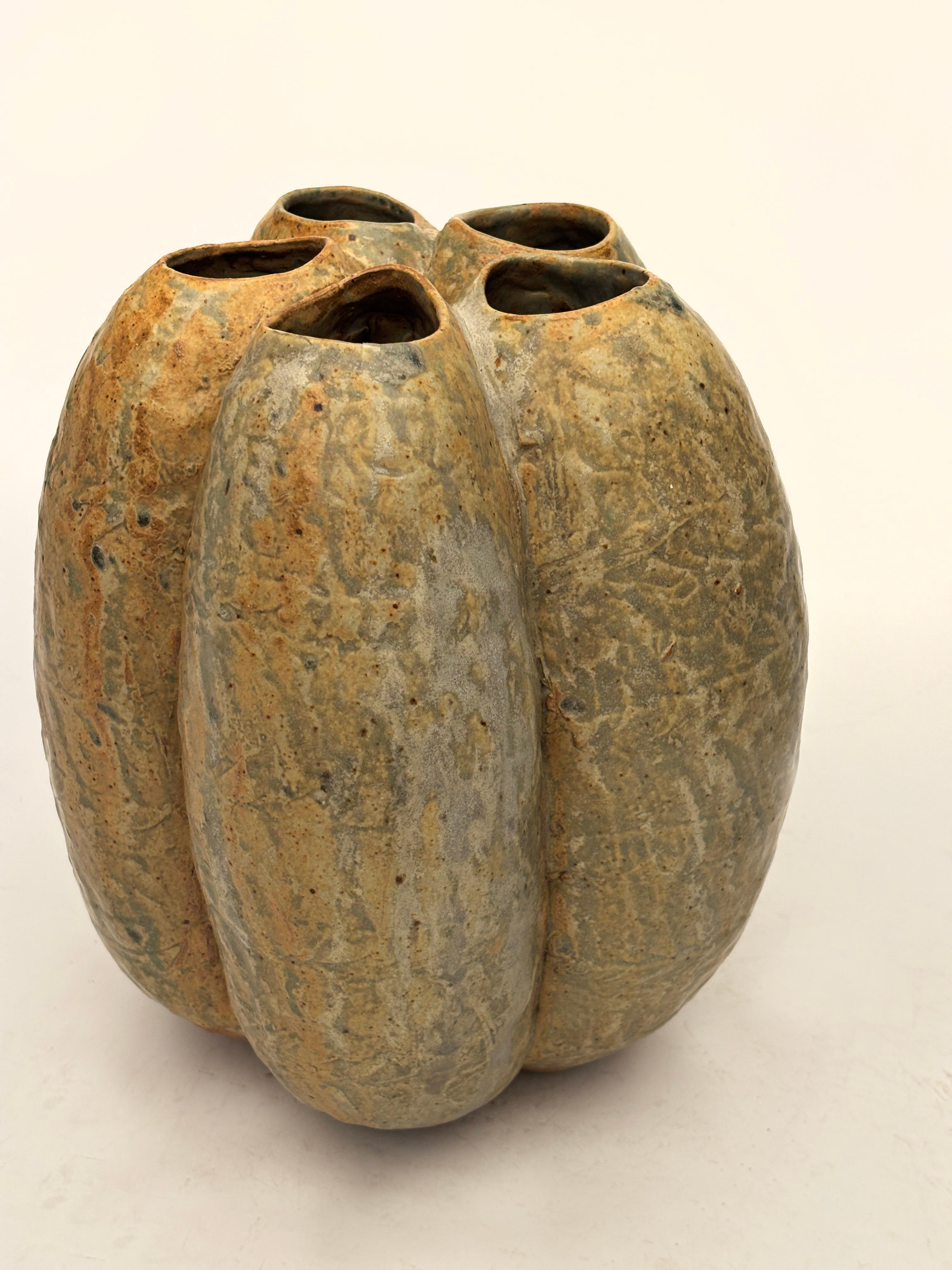 Américain Vase en forme de cosse moderne et organique de Michael Imes en vente