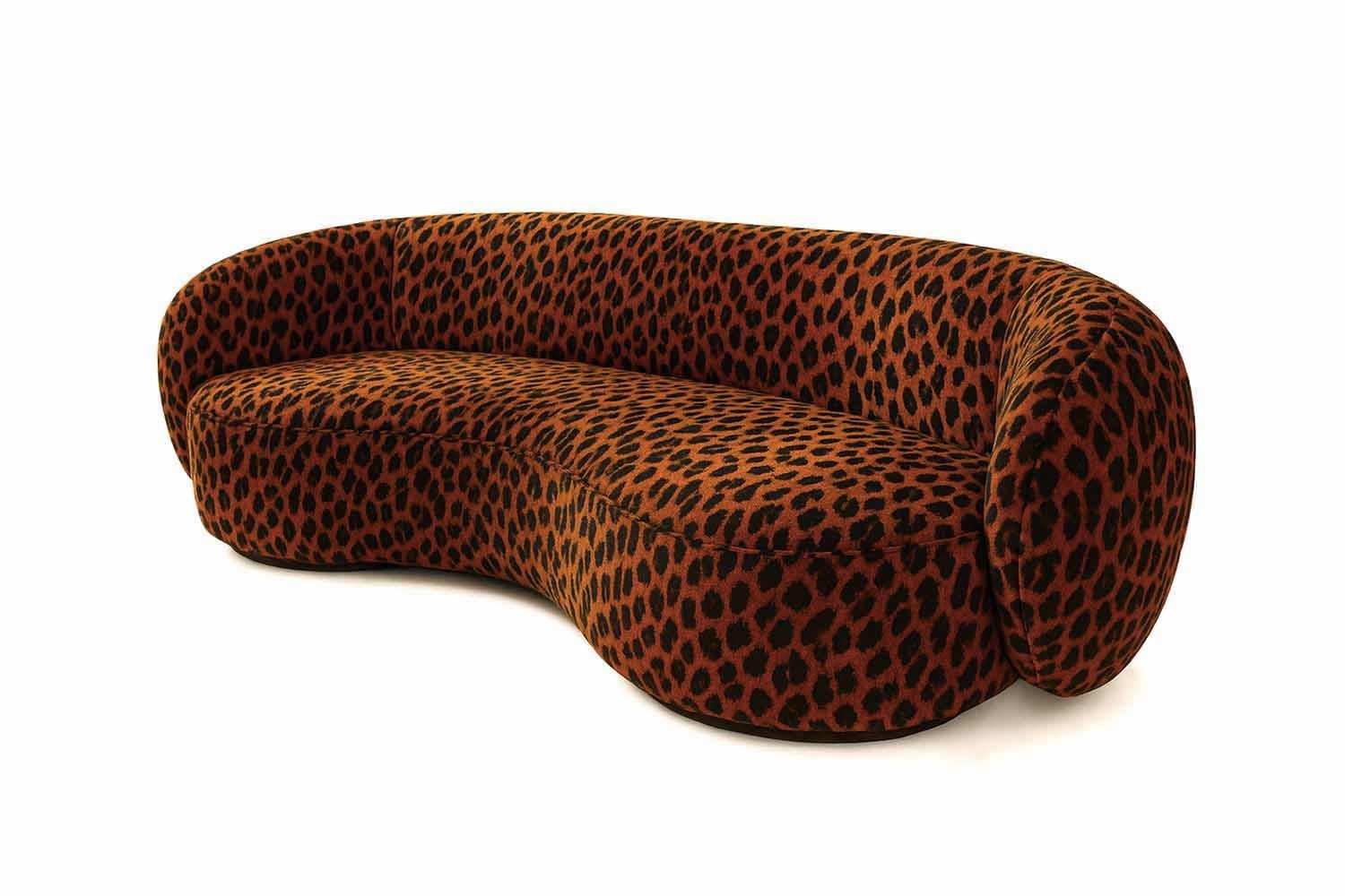 Bio Modern Leopard Pelz Samt Sofa Melancolía (Organische Moderne) im Angebot