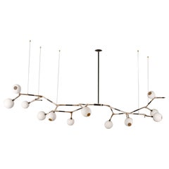 Luminaria moderna orgánica Bronce a la cera perdida pulido 13 globos de porcelana blanca