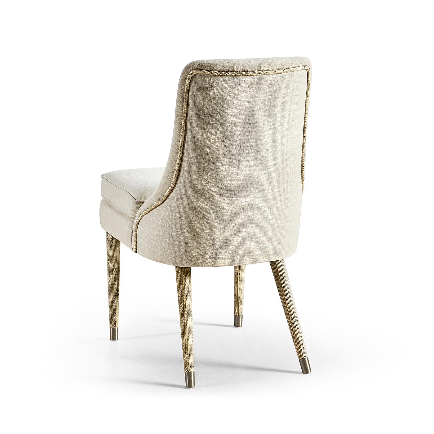Chaises d'appoint en lin The Moderns (ensemble de 2) en vente 3