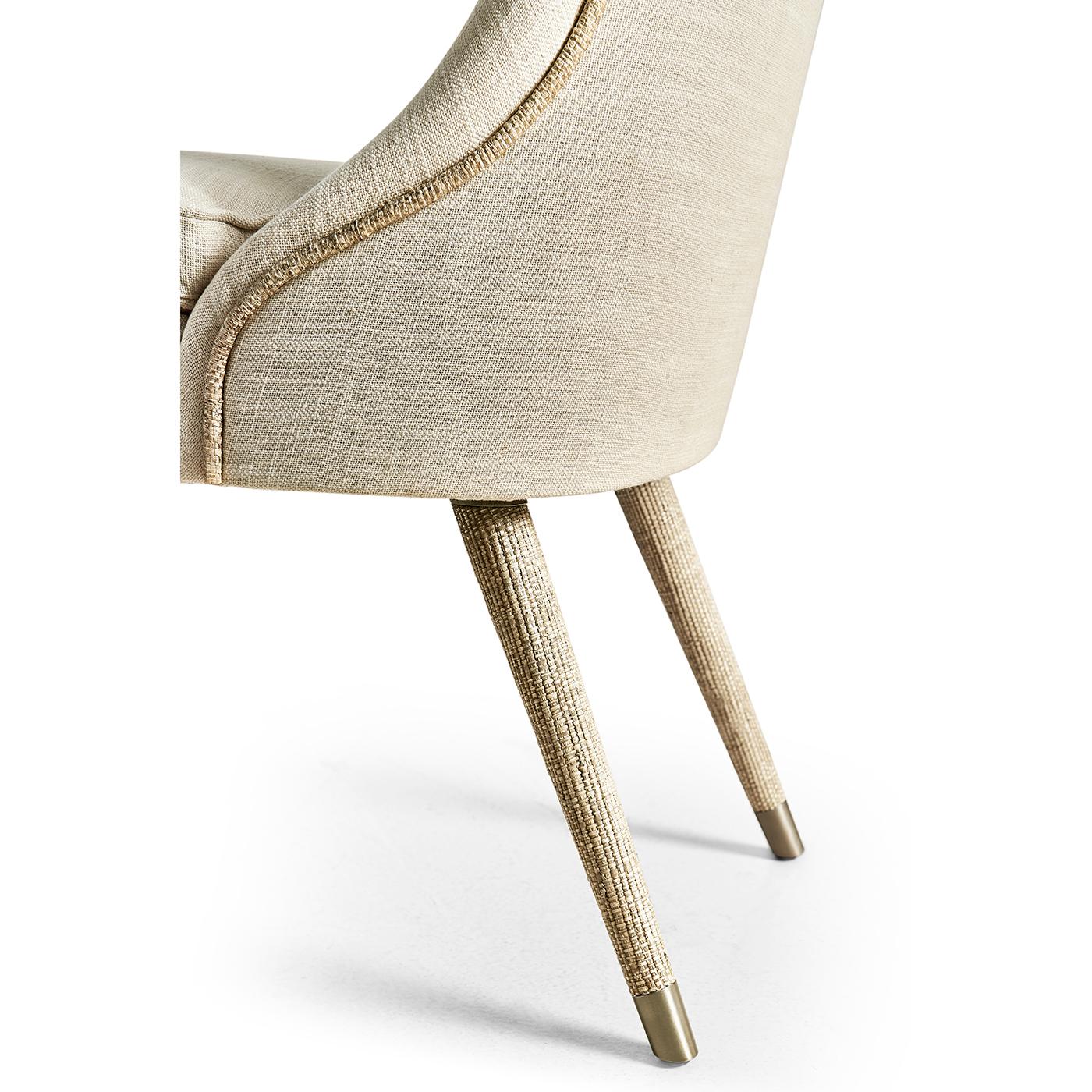 XXIe siècle et contemporain Chaises d'appoint en lin The Moderns (ensemble de 2) en vente
