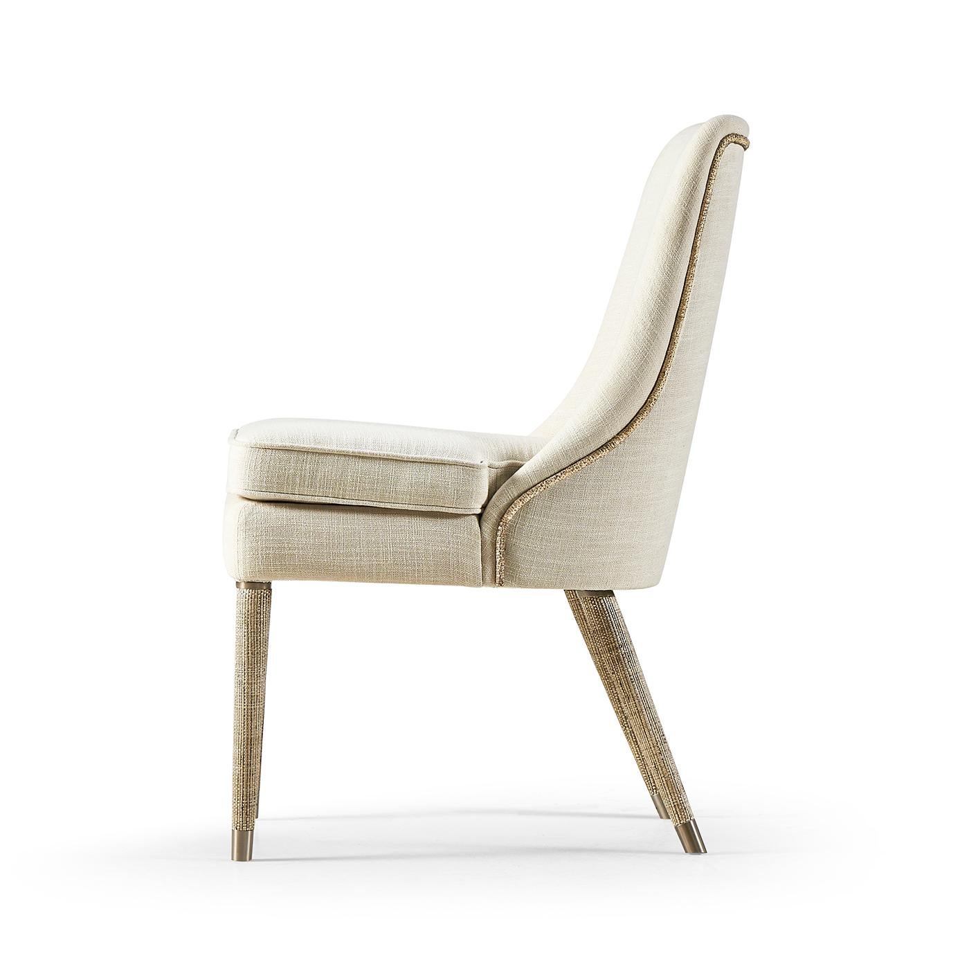 Lin Chaises d'appoint en lin The Moderns (ensemble de 2) en vente