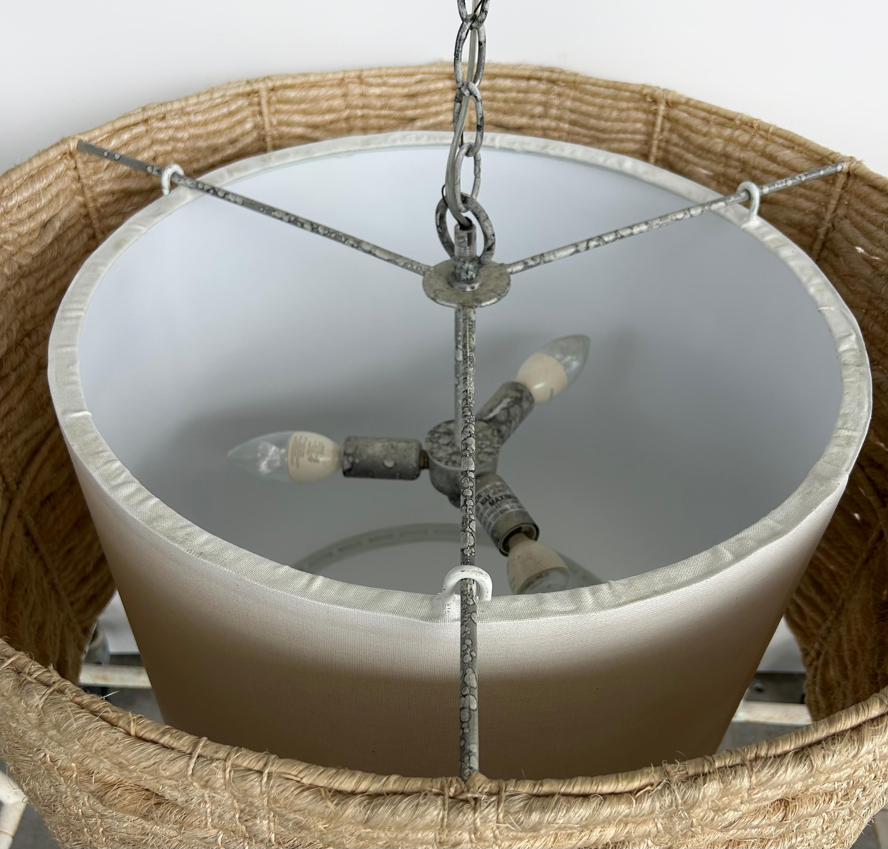 Organic Modern Made Goods Lustre tambour Amani, brins d'abaca, grand modèle en vente 2