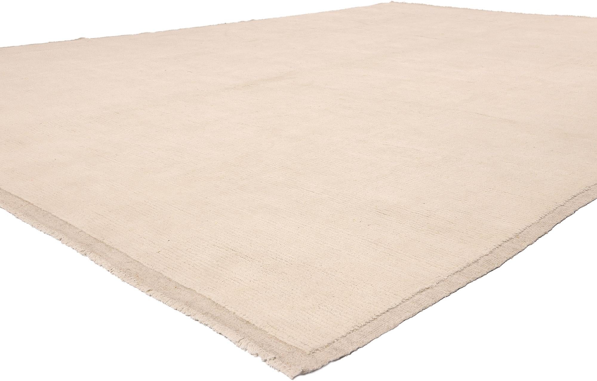 81067 Moderner marokkanischer, minimalistischer Teppich, 09'08 x 13'08. Unser exquisiter marokkanischer Teppich aus handgeknüpfter Wolle, der mit größter Sorgfalt und Liebe zum Detail gefertigt wurde, verkörpert eine faszinierende Verschmelzung von