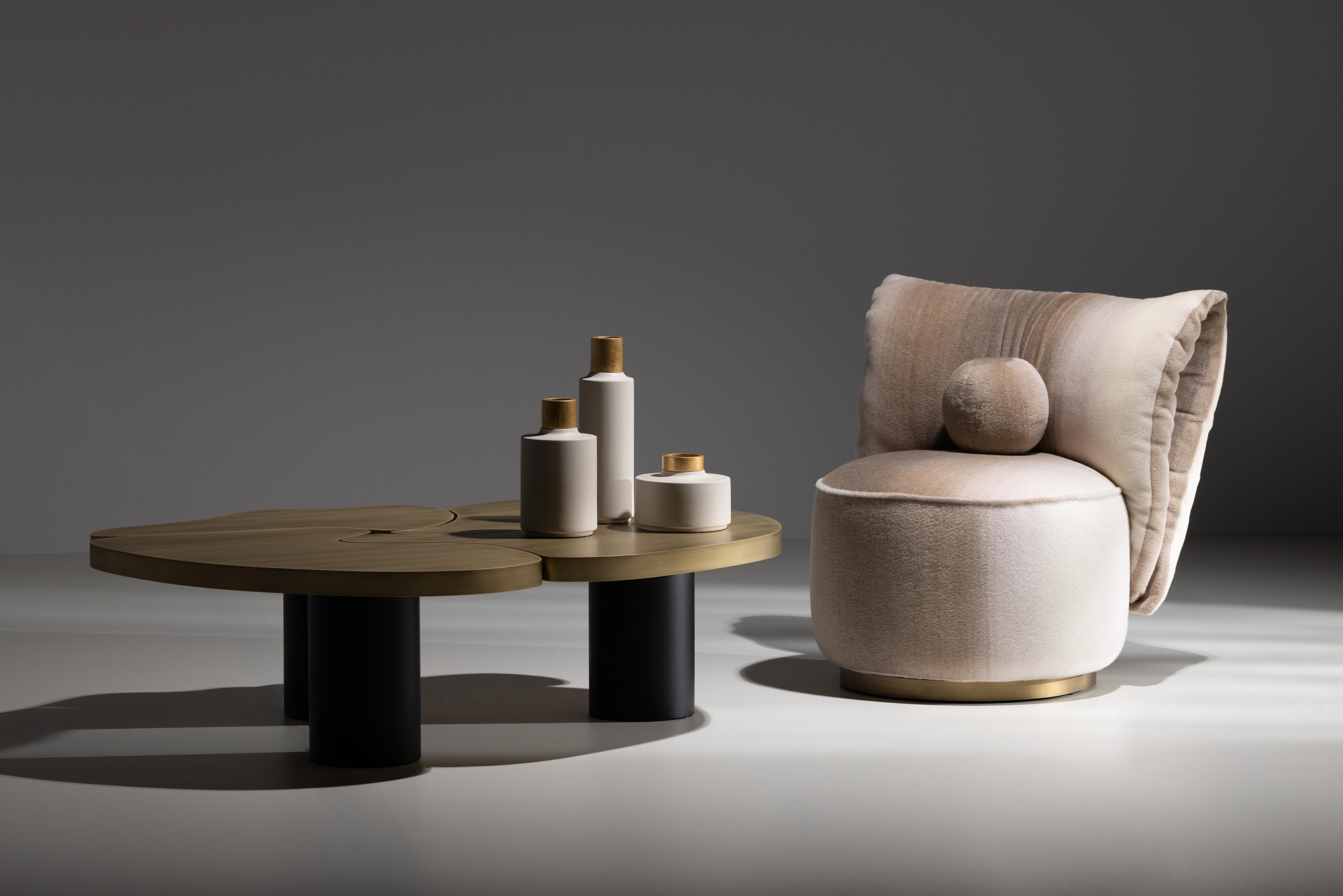 Table basse moderne et organique MyBrain, laiton, ébène, fabriquée à la main par Greenapple Neuf - En vente à Lisboa, PT