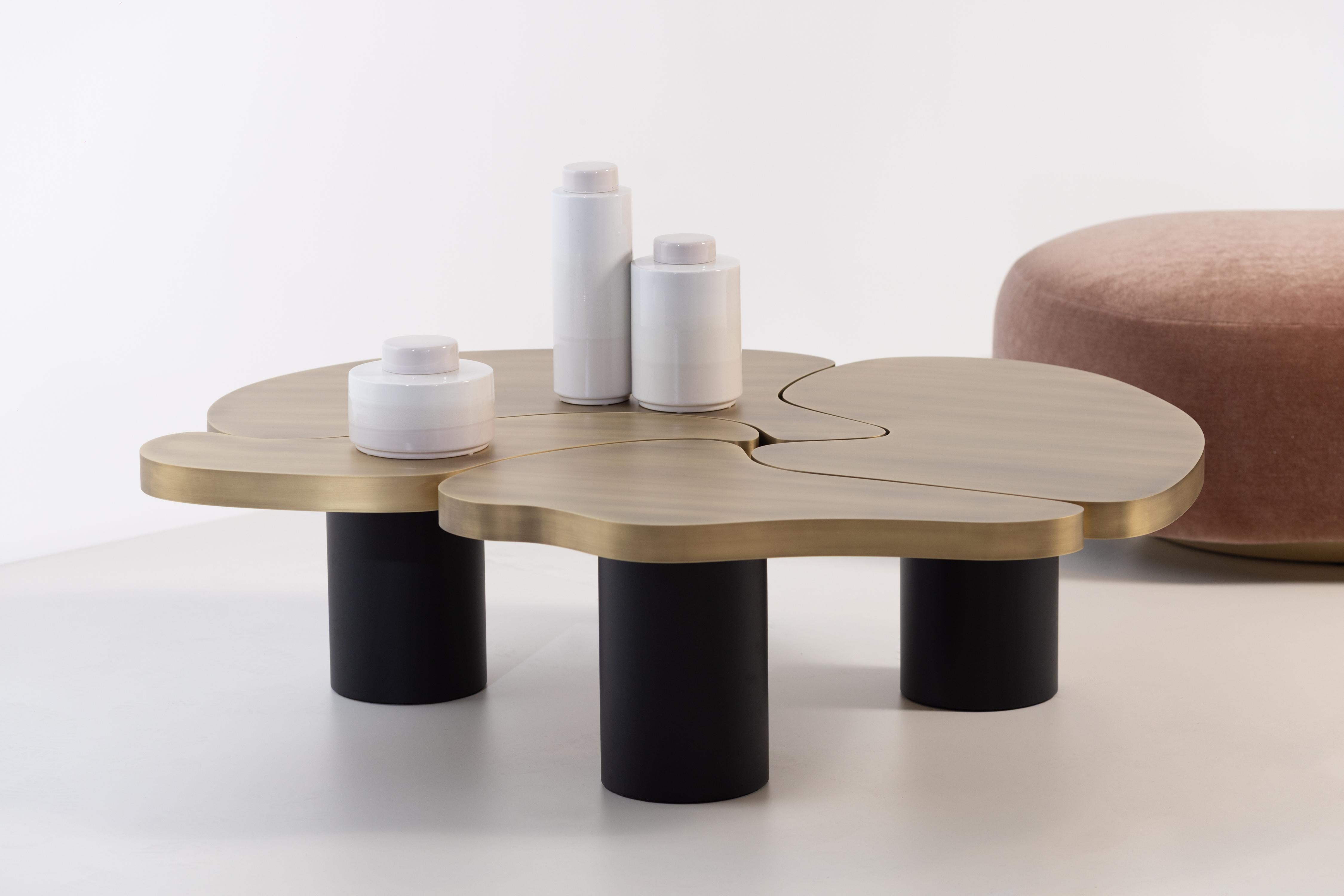 Table basse moderne et organique MyBrain, laiton, ébène, fabriquée à la main par Greenapple en vente 4
