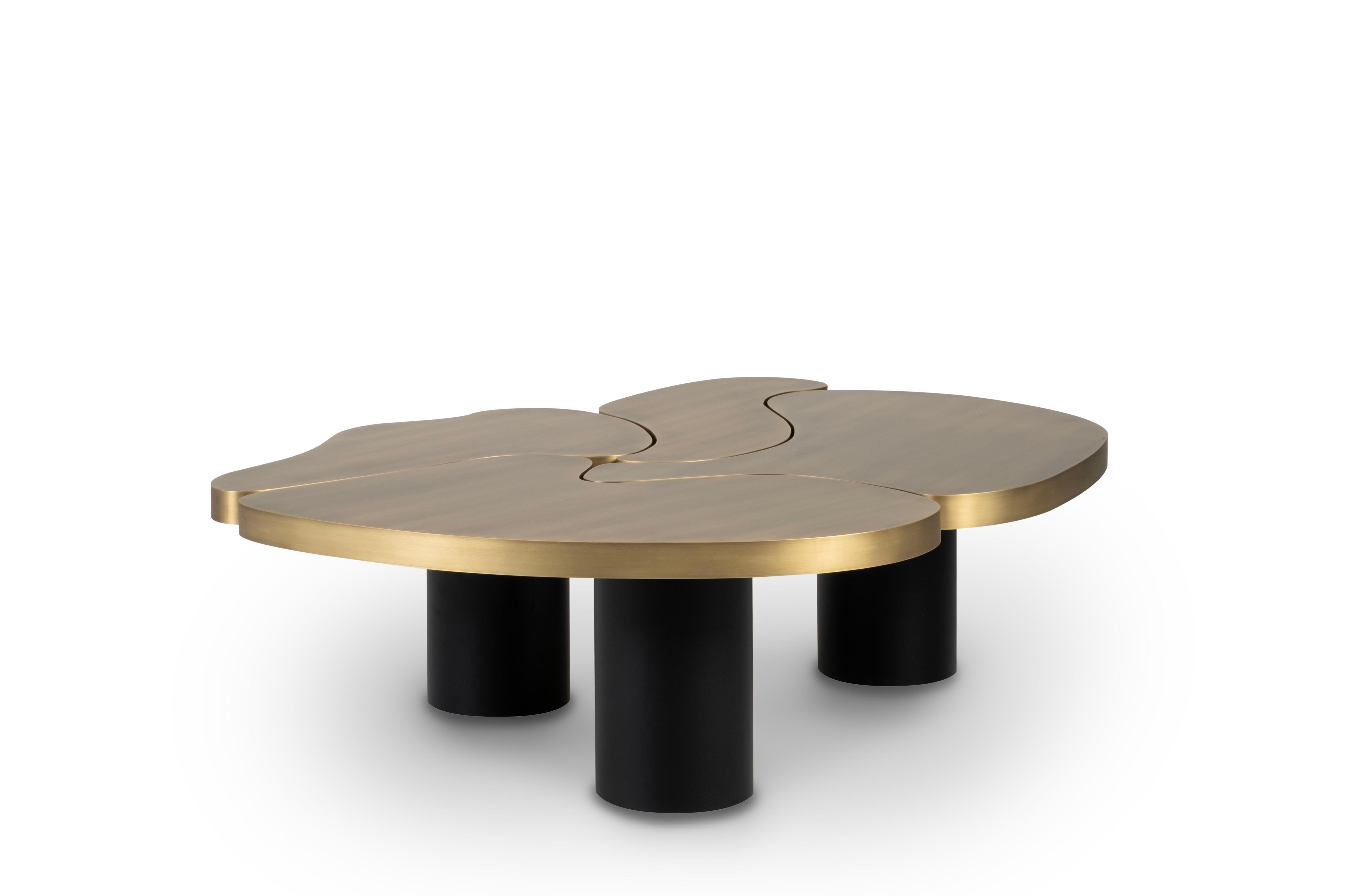 Laiton Table basse moderne et organique MyBrain, laiton, ébène, fabriquée à la main par Greenapple en vente
