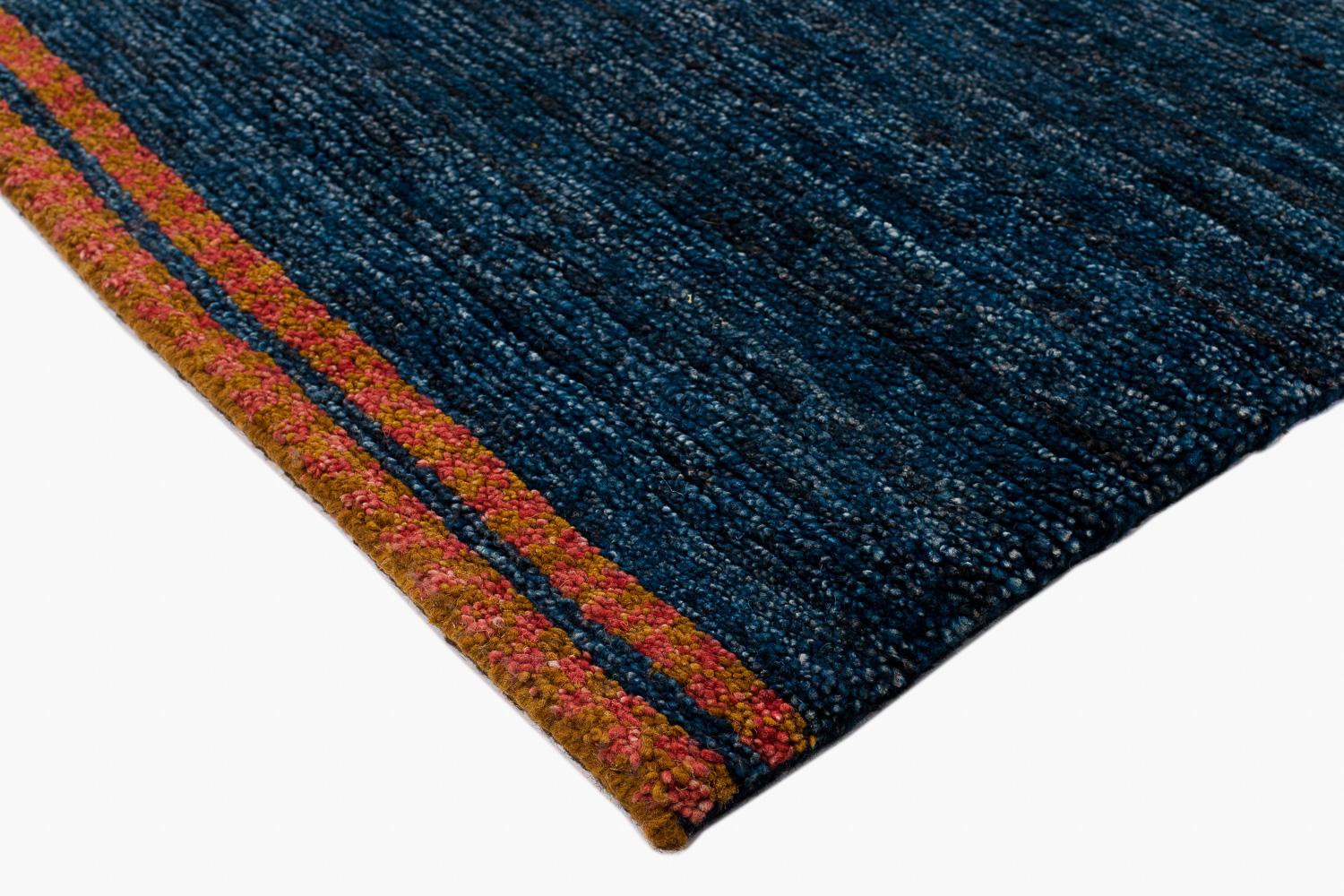 Alfombra orgánica moderna de lana índigo natural con damero by Joseph Carini Teñido con vegetales en venta