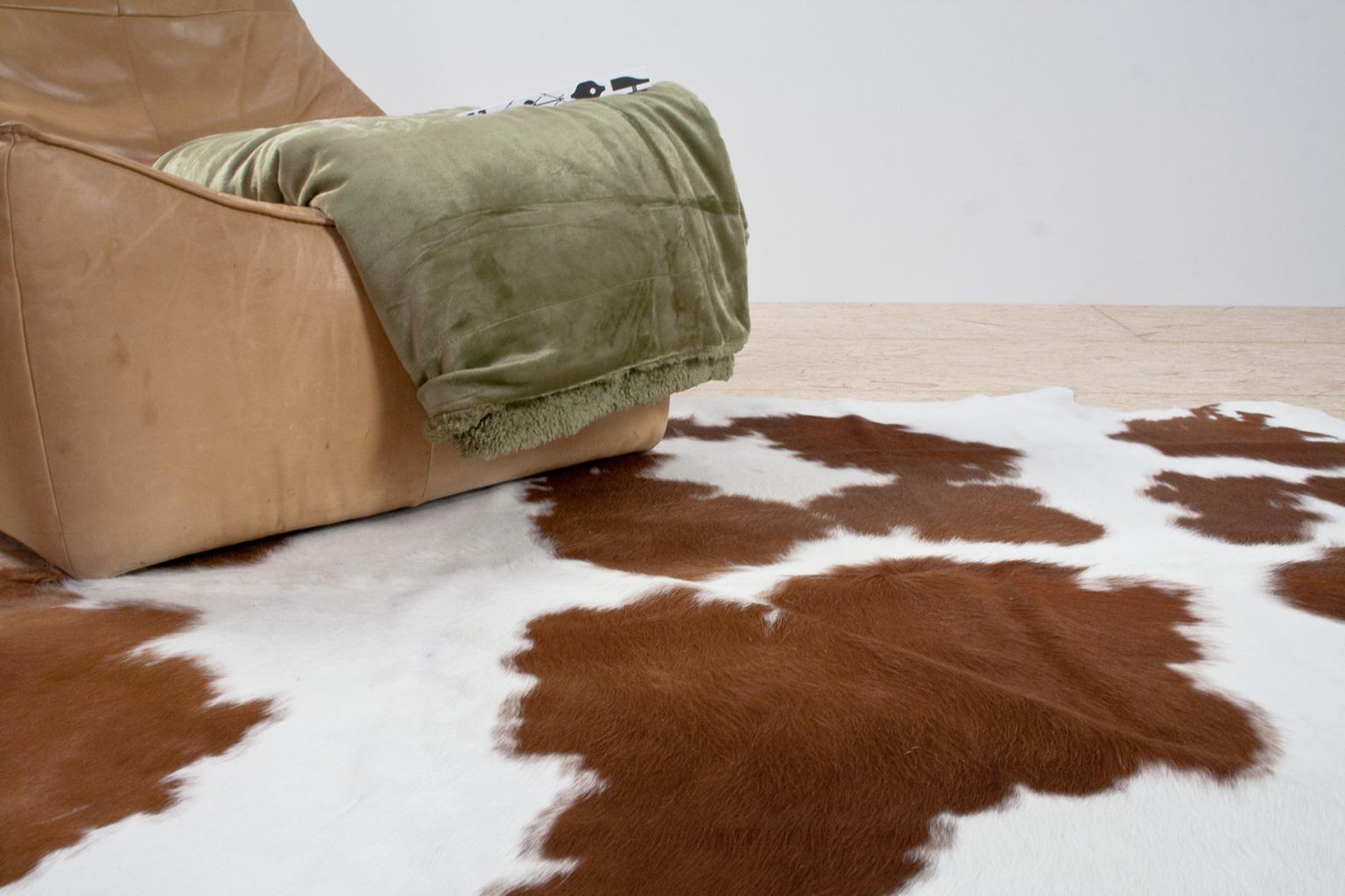 Organic Modern Natural White and Brown Cowhide or Rug, Dutch Cattle, 2018 In New Condition In Beek en Donk, NL