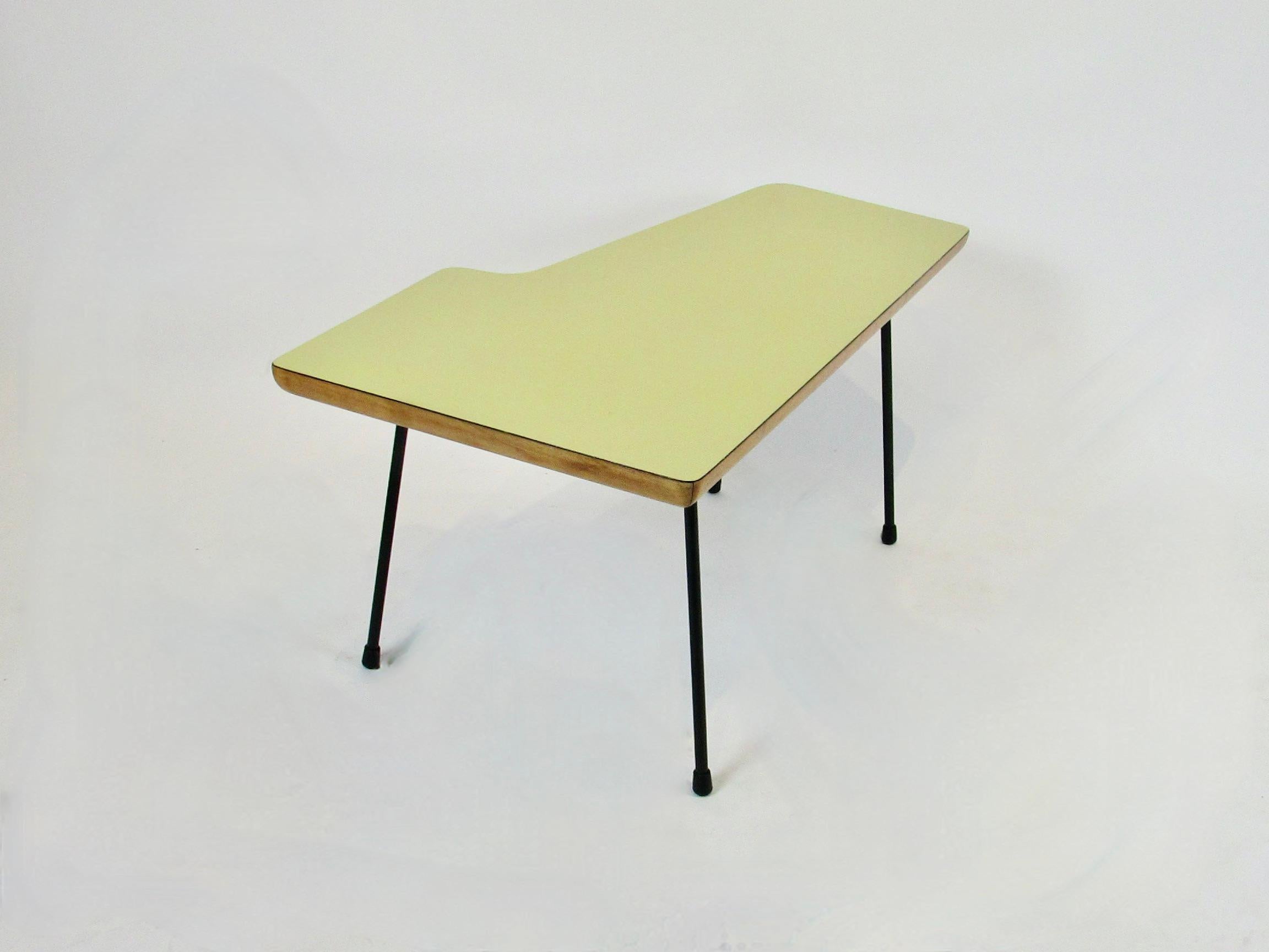 American Organic Modern Occasional Table Attributed to Ray Komai and Carter Winter Studio For Sale