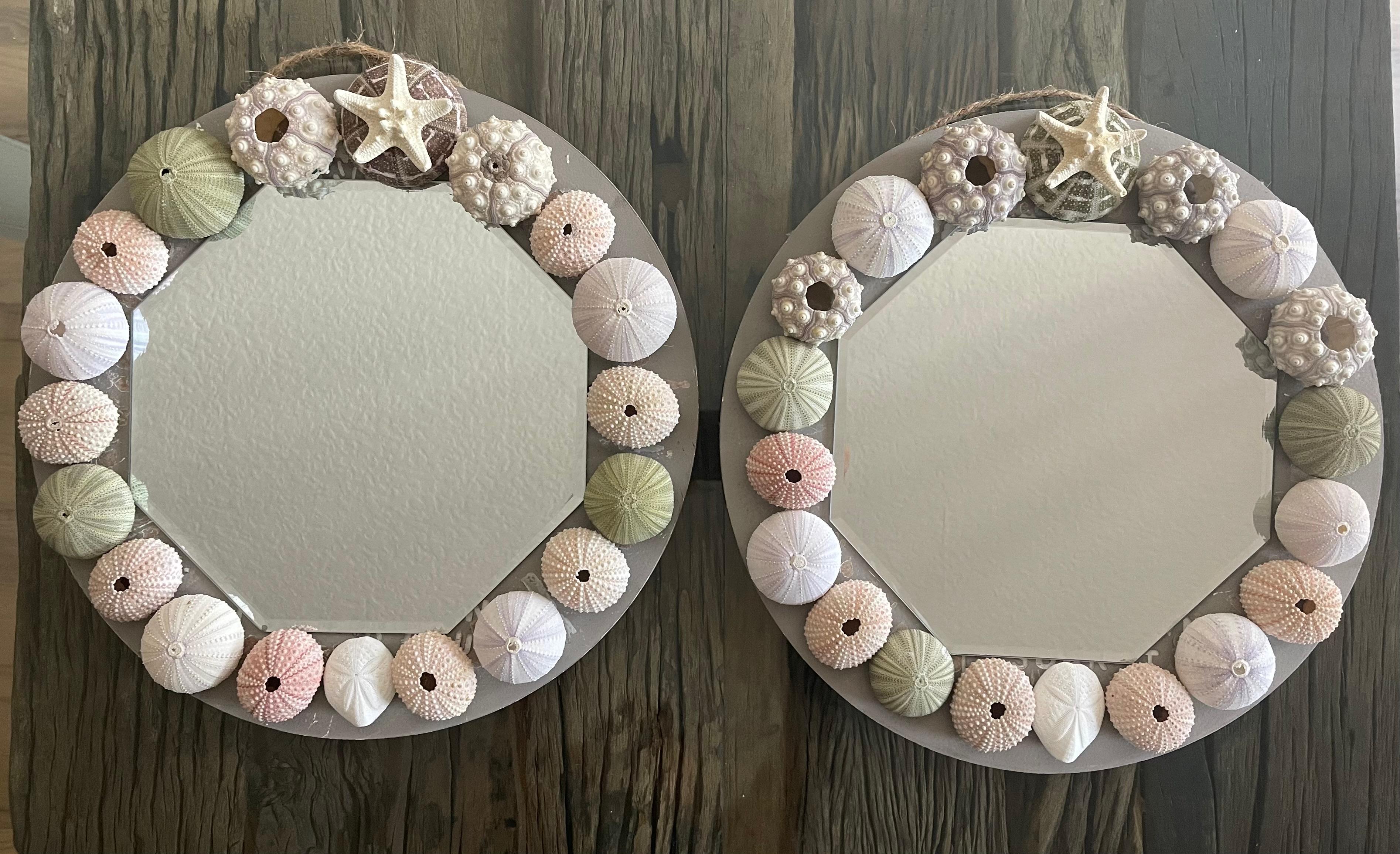 Organique Paire de miroirs octogonaux en coquillage The Modernity en vente