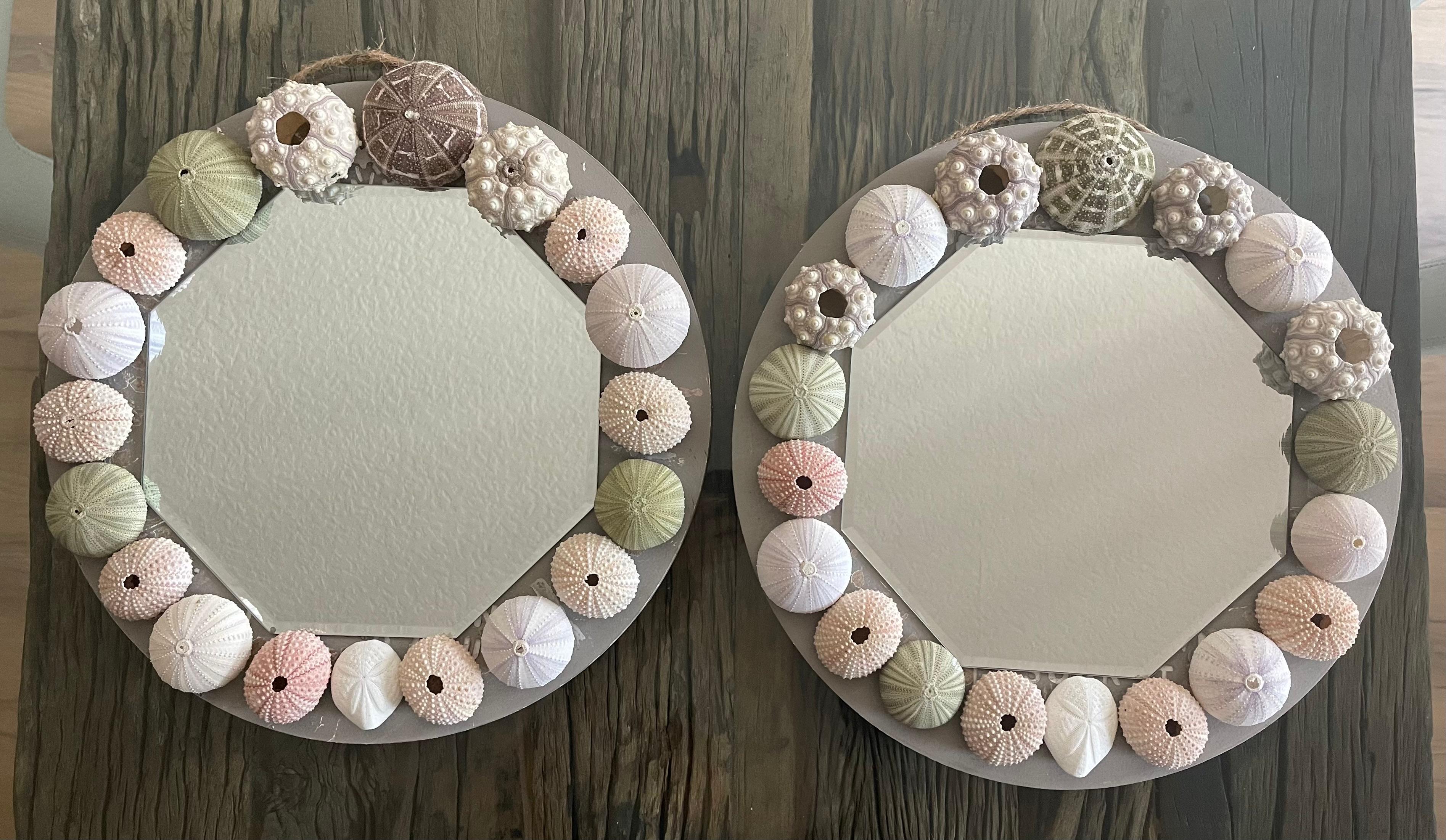 Américain Paire de miroirs octogonaux en coquillage The Modernity en vente