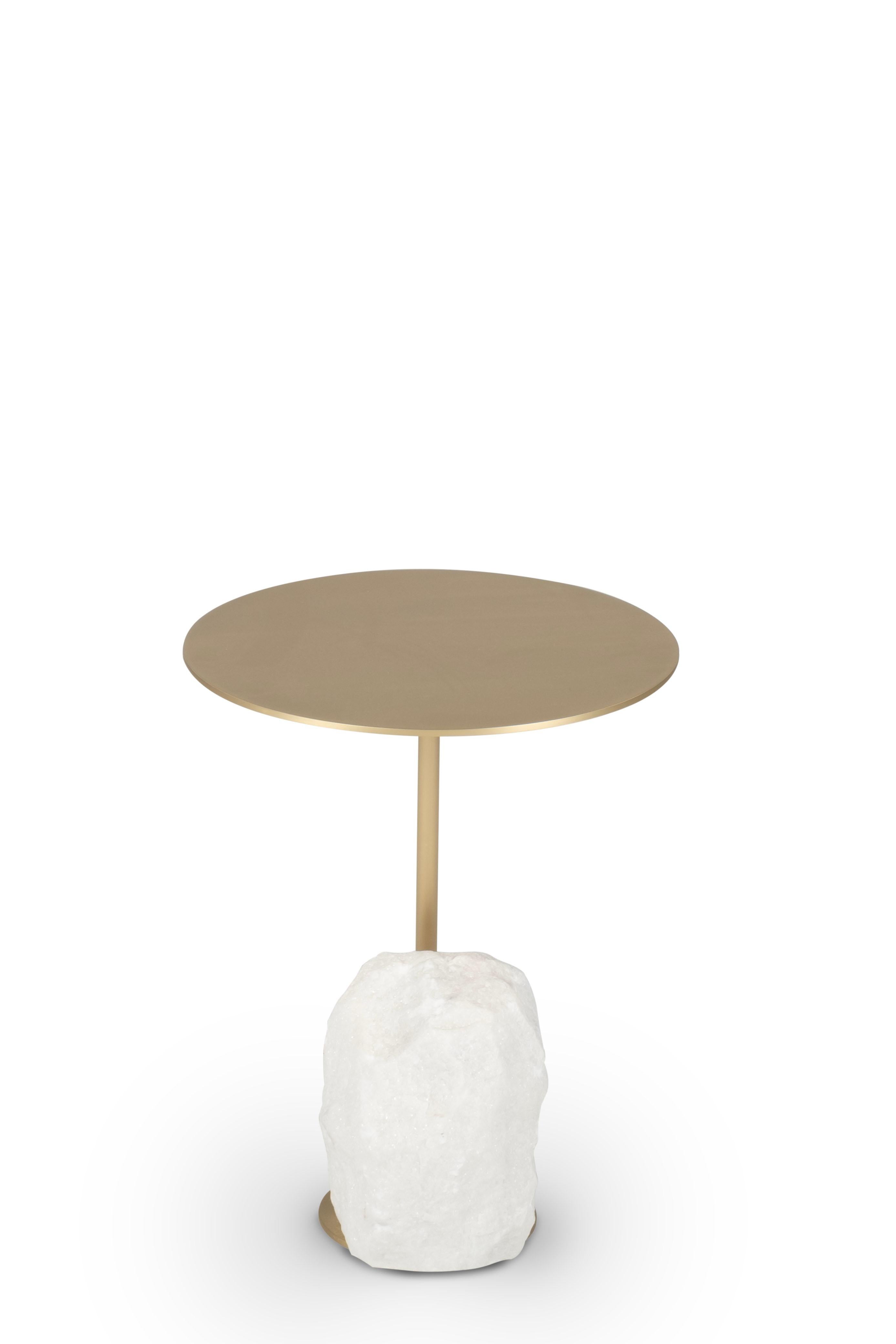 Moderne Table d'appoint Pico en marbre Calacatta, fabriquée à la main au Portugal par Greenapple en vente