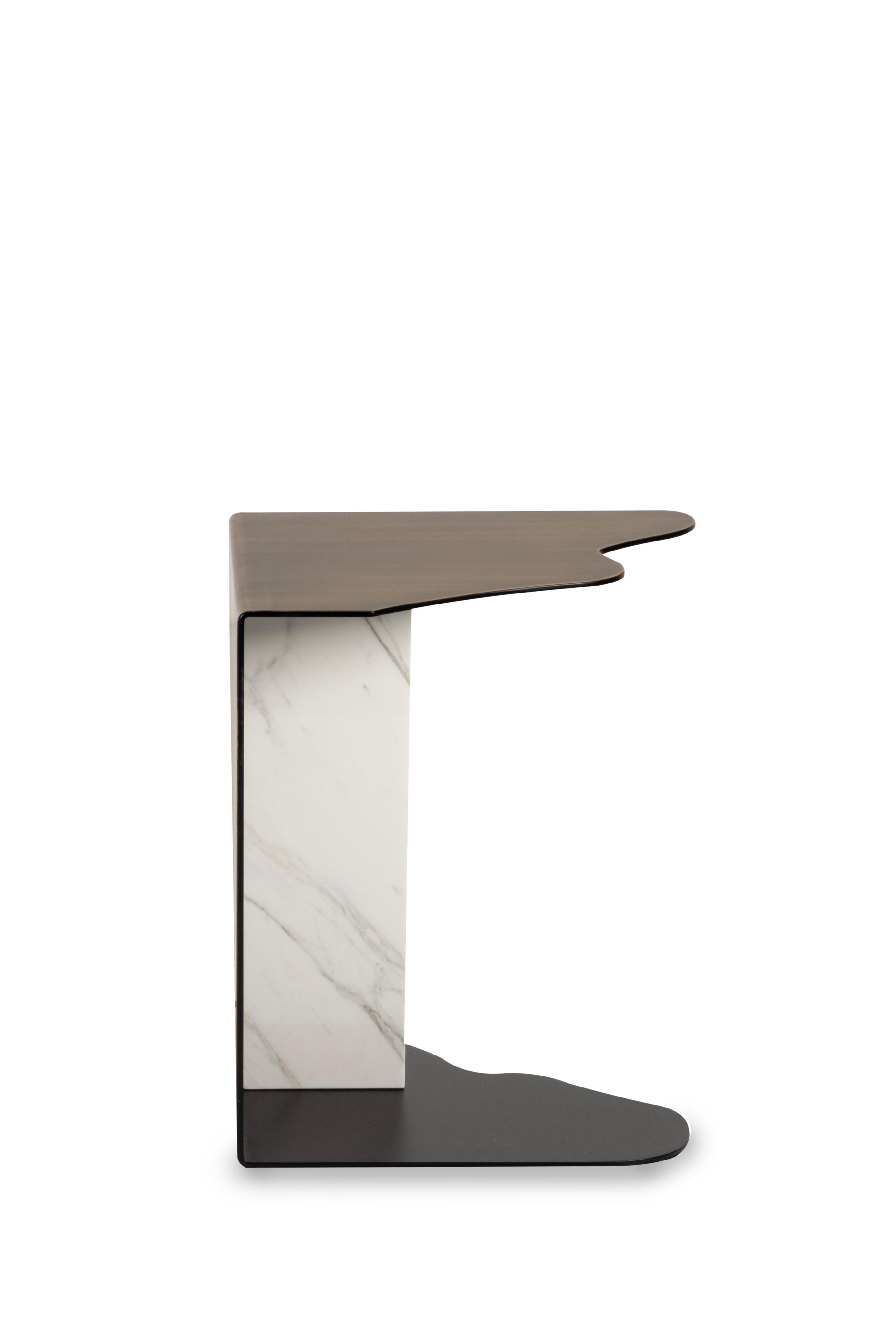 Table d'appoint brute moderne du milieu du siècle, marbre Calacatta, laiton, fait main Greenapple en vente 8