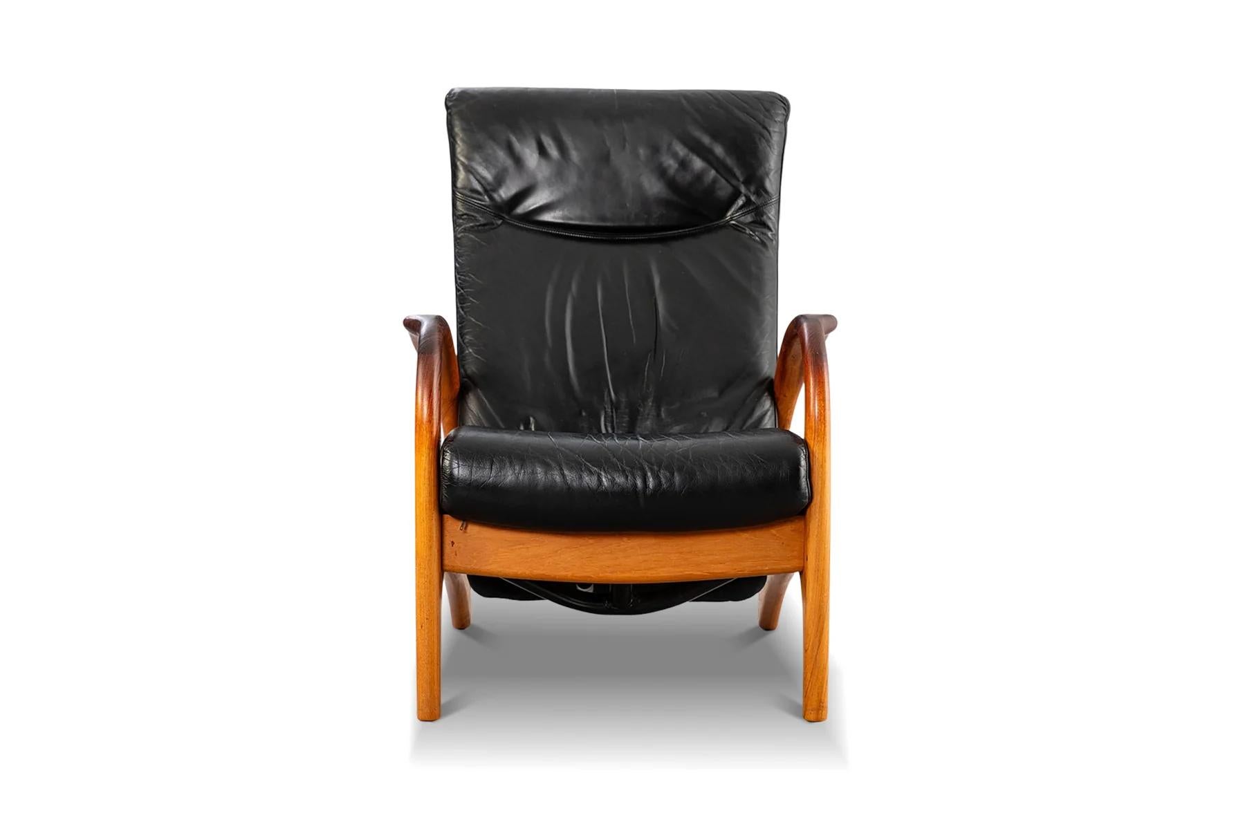 20th Century Organic modern reclining teak + leather lounge chair with ottoman