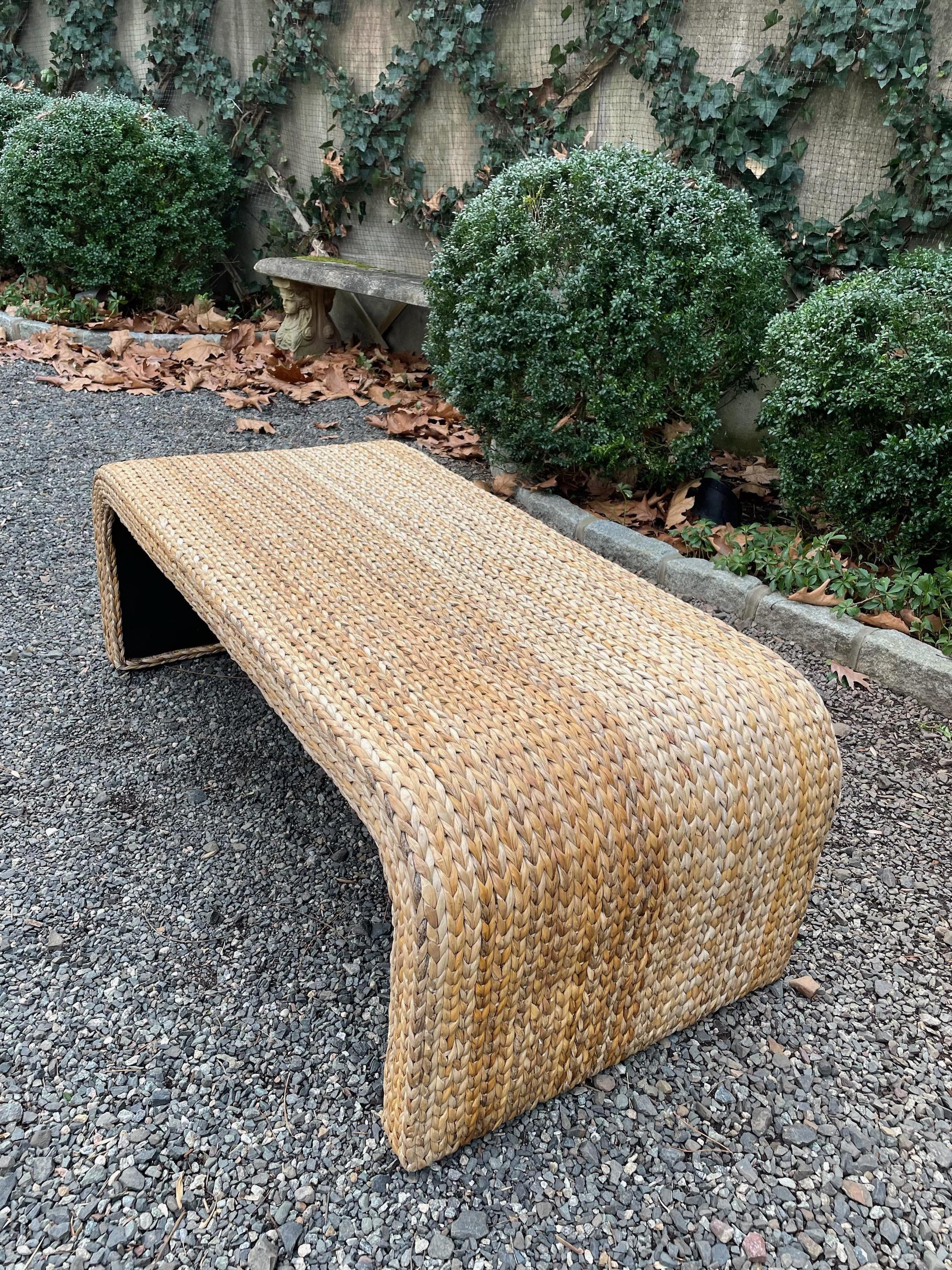 Organic Modern Rectangular Braided Natural Grass Coffee Table In Good Condition For Sale In Hopewell, NJ