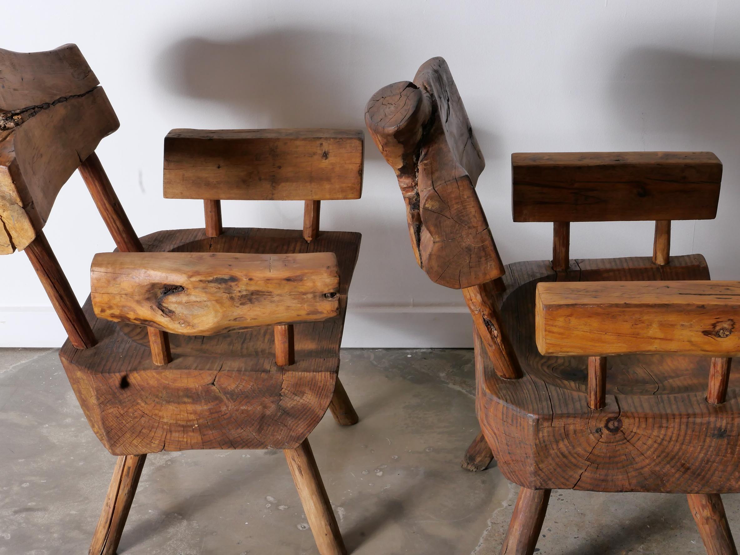 Pareja de sillones de madera de sabino modernos y ecológicos Moderno orgánico en venta