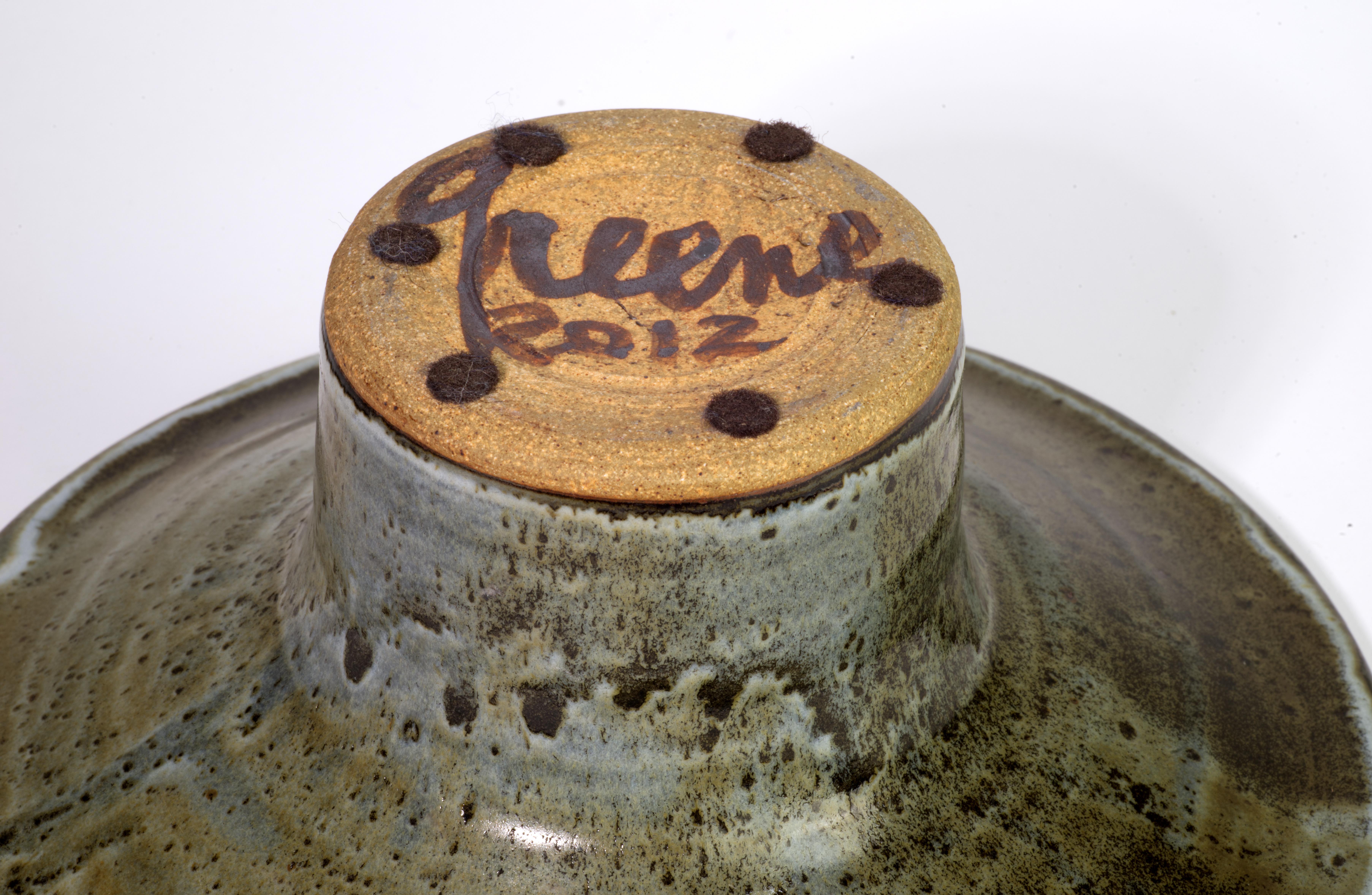 Fatto a mano Vaso organico moderno con smalto salino Ikebana, Greene Studio Pottery in vendita