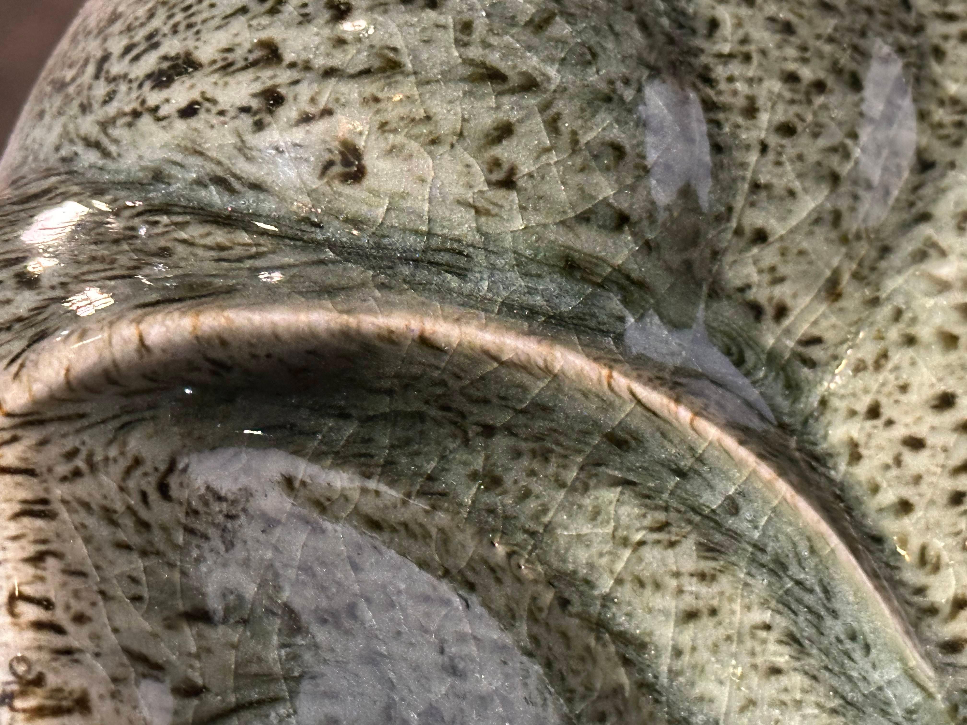 Lámpara de pie biomórfica orgánica escultórica moderna de cerámica burbujeante en verde Cerámico en venta