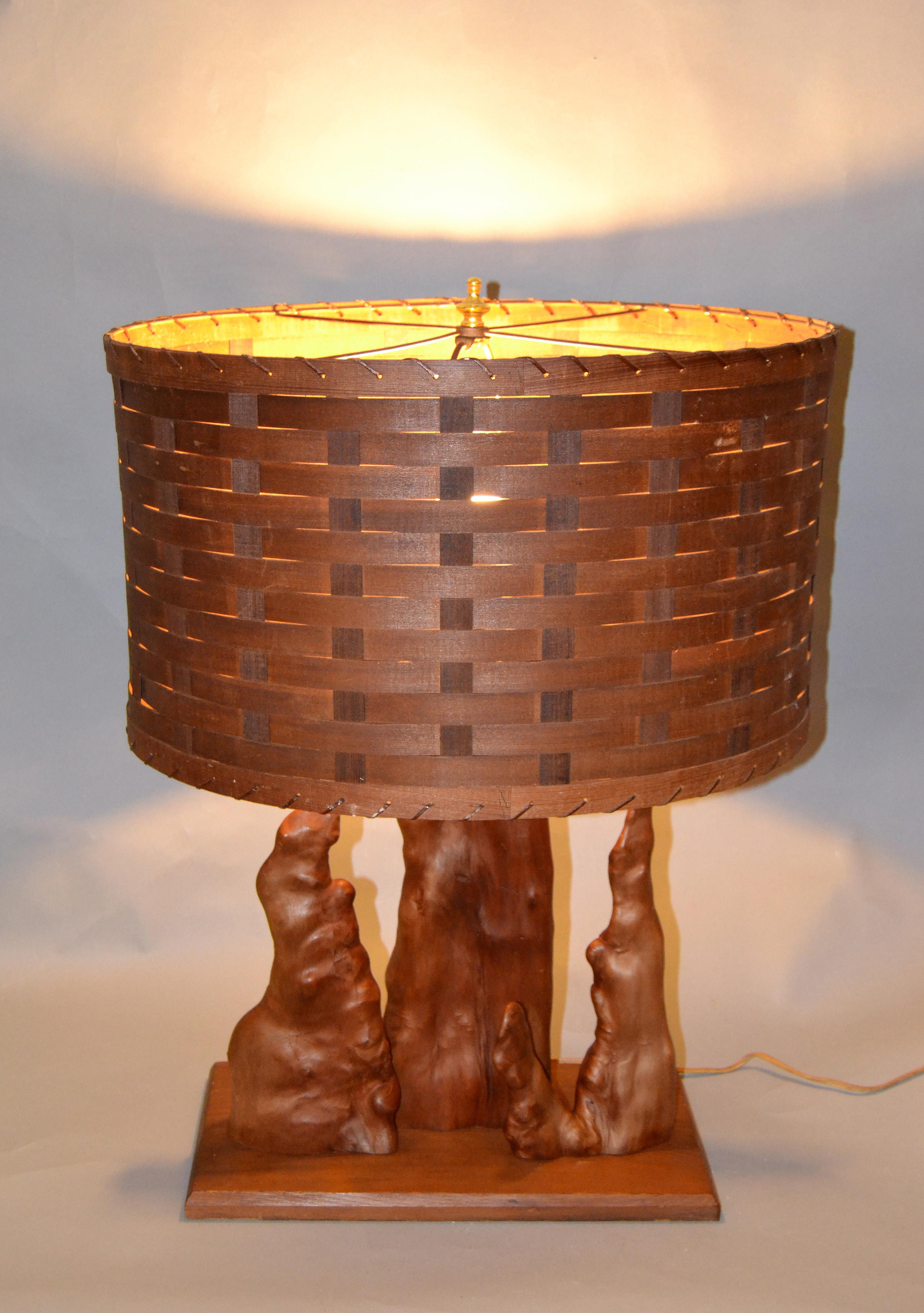 Organic Modern Sculptural Driftwood Table Lamp & Woven Basket Shade Cedar Base  In Good Condition In Miami, FL