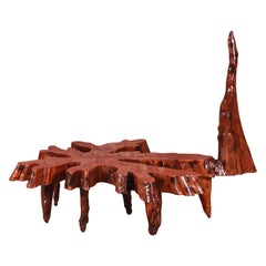Organischer moderner skulpturaler Live Edge Cypress Slab Couchtisch