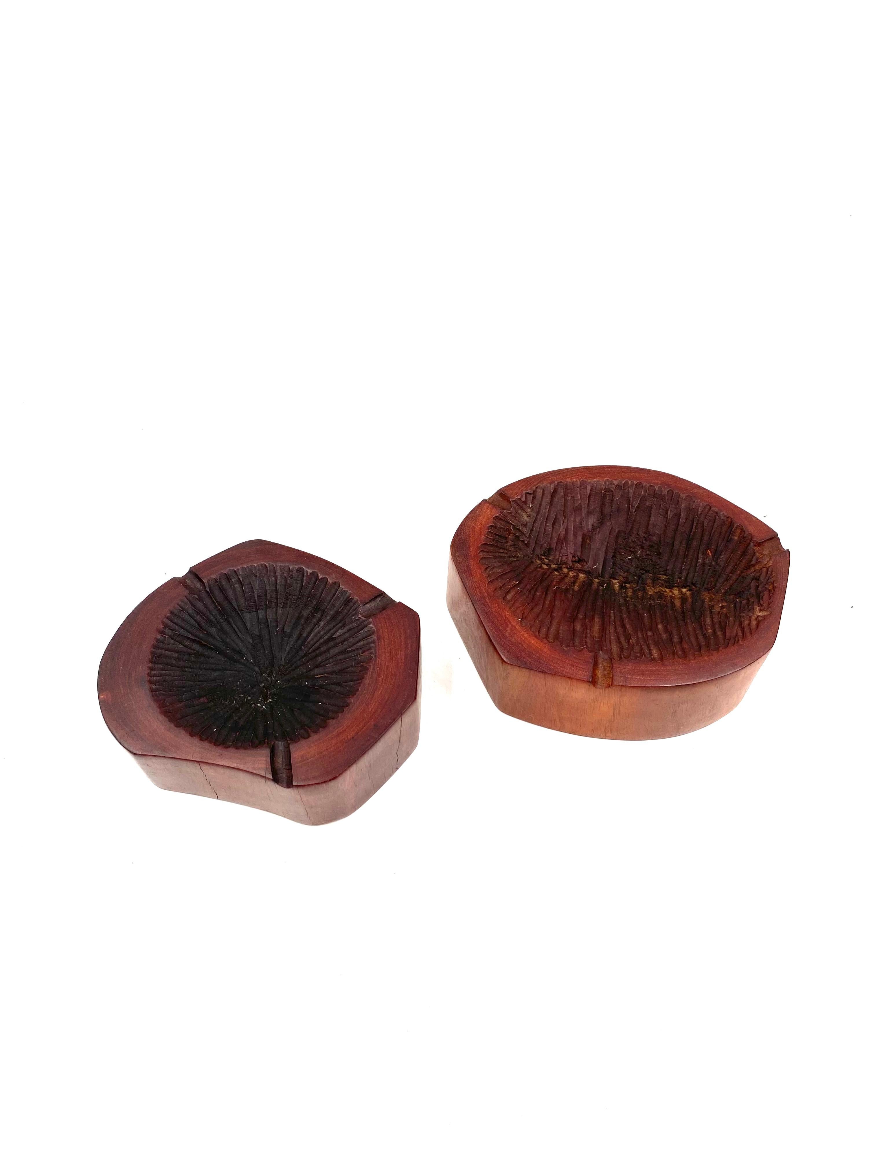 French Organic modern set of 2 wood ashtrays, France 1970s For Sale