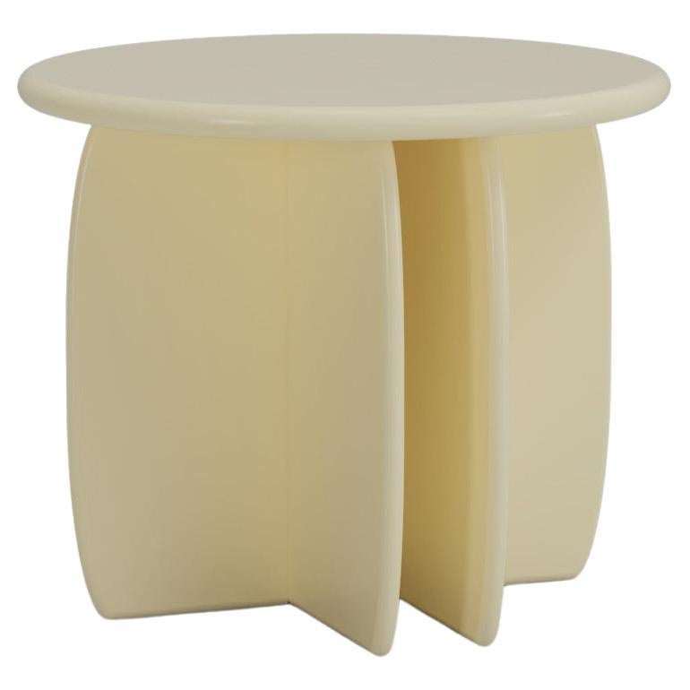 Mesa auxiliar moderna orgánica Catus de madera lacada