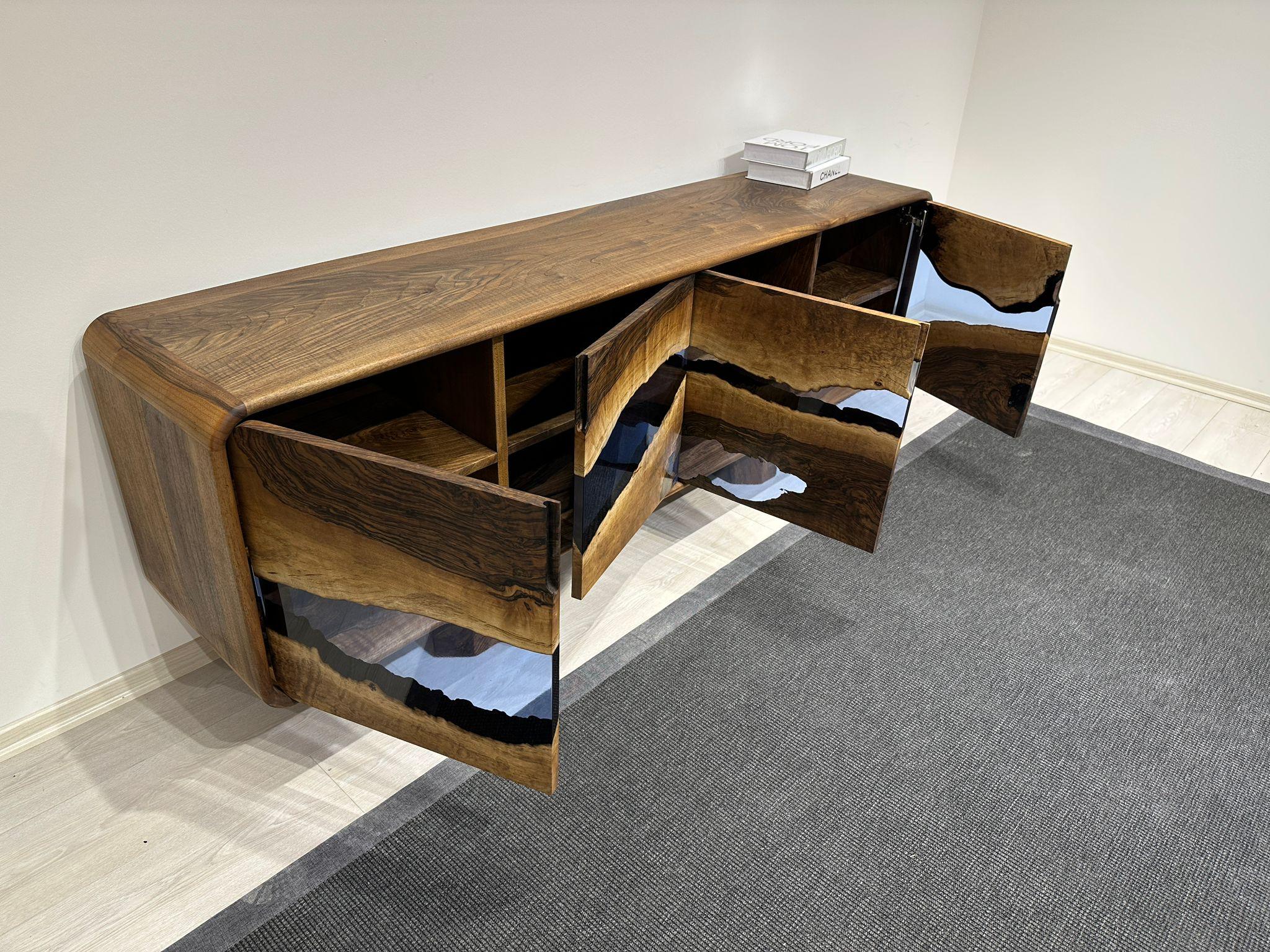 Handgefertigtes Sideboard aus Schwarznussholz - Sideboard aus Epoxidharz - Individuelles Epoxidharzkabinett im Angebot 3
