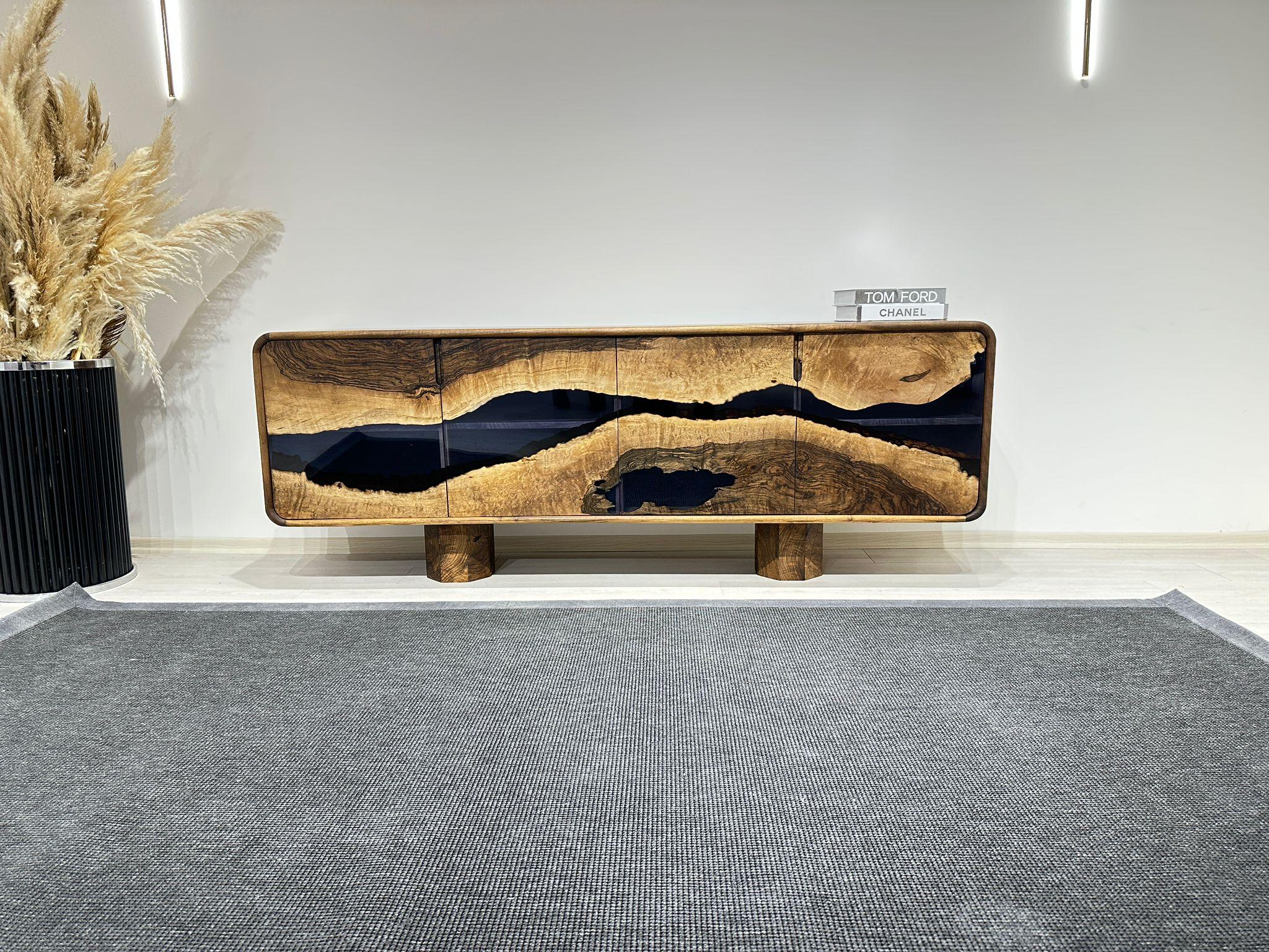 Handgefertigtes Sideboard aus Schwarznussholz - Sideboard aus Epoxidharz - Individuelles Epoxidharzkabinett (Handgeschnitzt) im Angebot