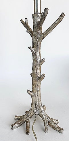 Moderne versilberte Faux-Bois-Tischlampe aus Metall, Original-Finale und -Schirm