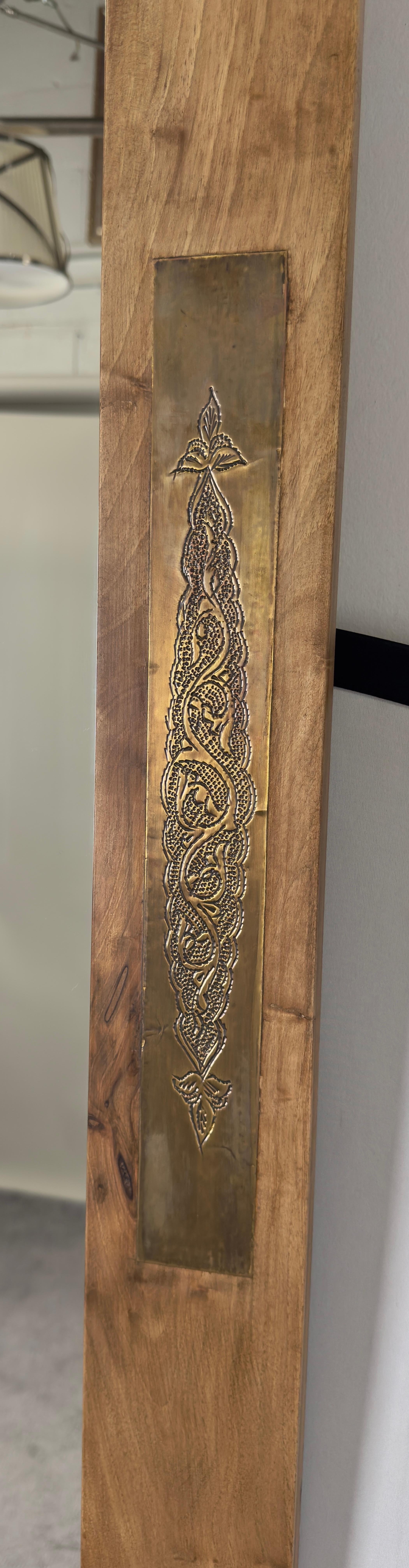 Fin du 20e siècle Miroir mural ou console de style Organic Modernity en noyer et laiton au design filigrané en vente