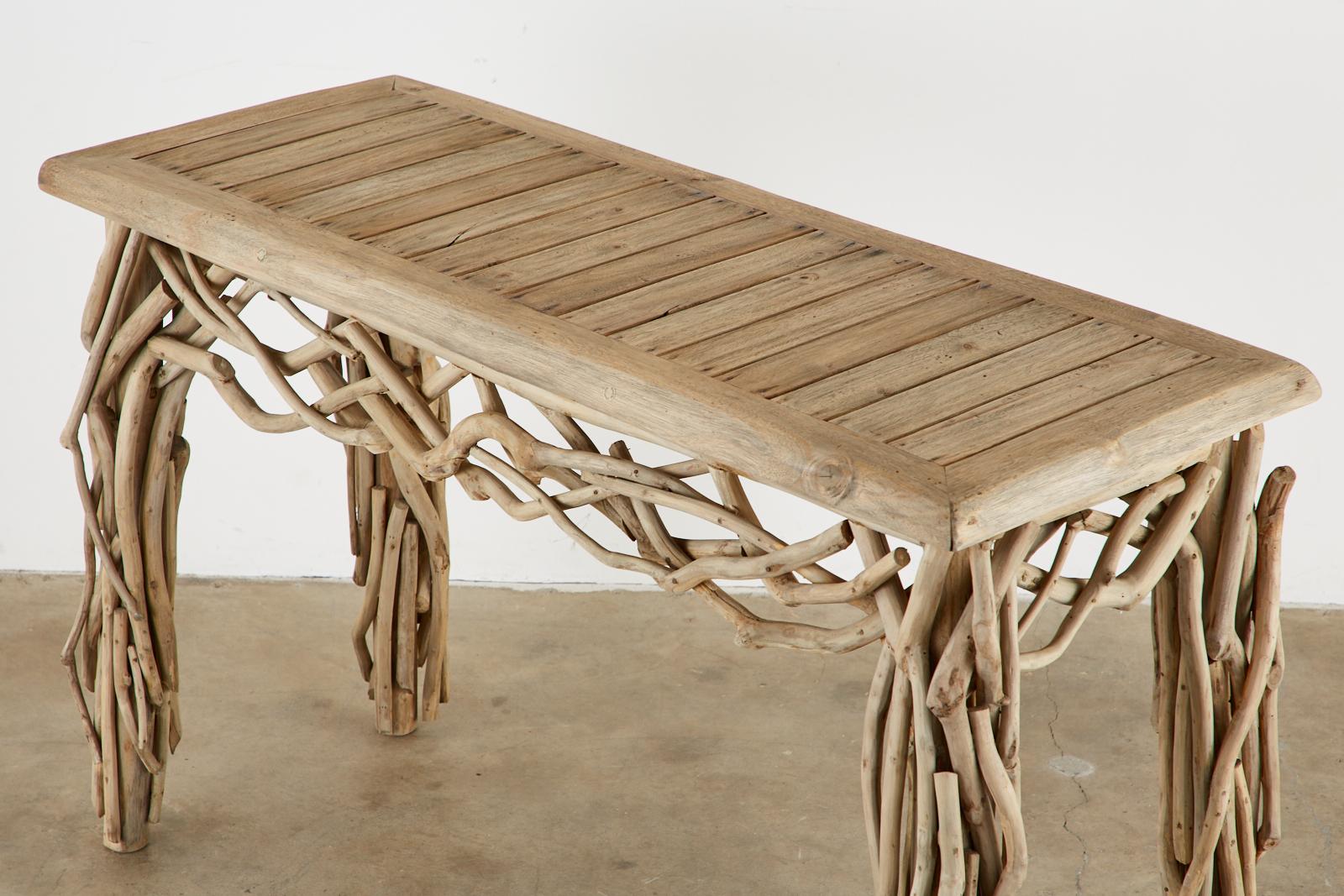Organic Modern Teak Driftwood Console Sofa Tisch (Organische Moderne) im Angebot