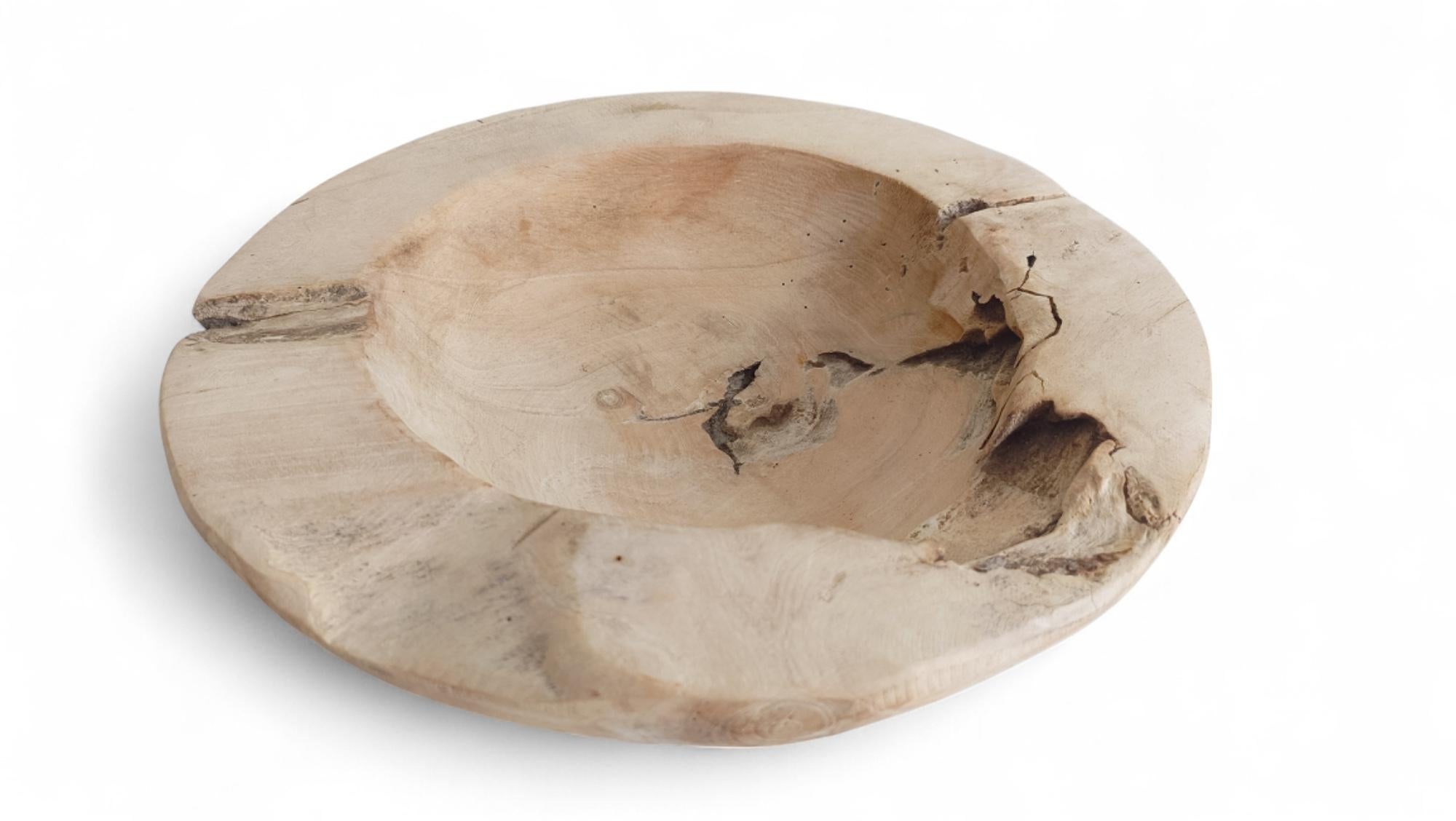 Large Hand-Carved Organic Modern Bowl in Light Beige with Nude Tones, Attributed to Andrianna Shamaris

A striking hand-carved bowl in the Organic Modern style, attributed to artist and designer Andrianna Shamaris, or very much in her aesthetic. The