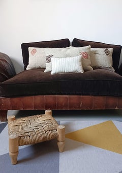 Moderner organischer Fußhocker aus gedrechseltem Holz und Seil im Stil von Charlotte Perriand