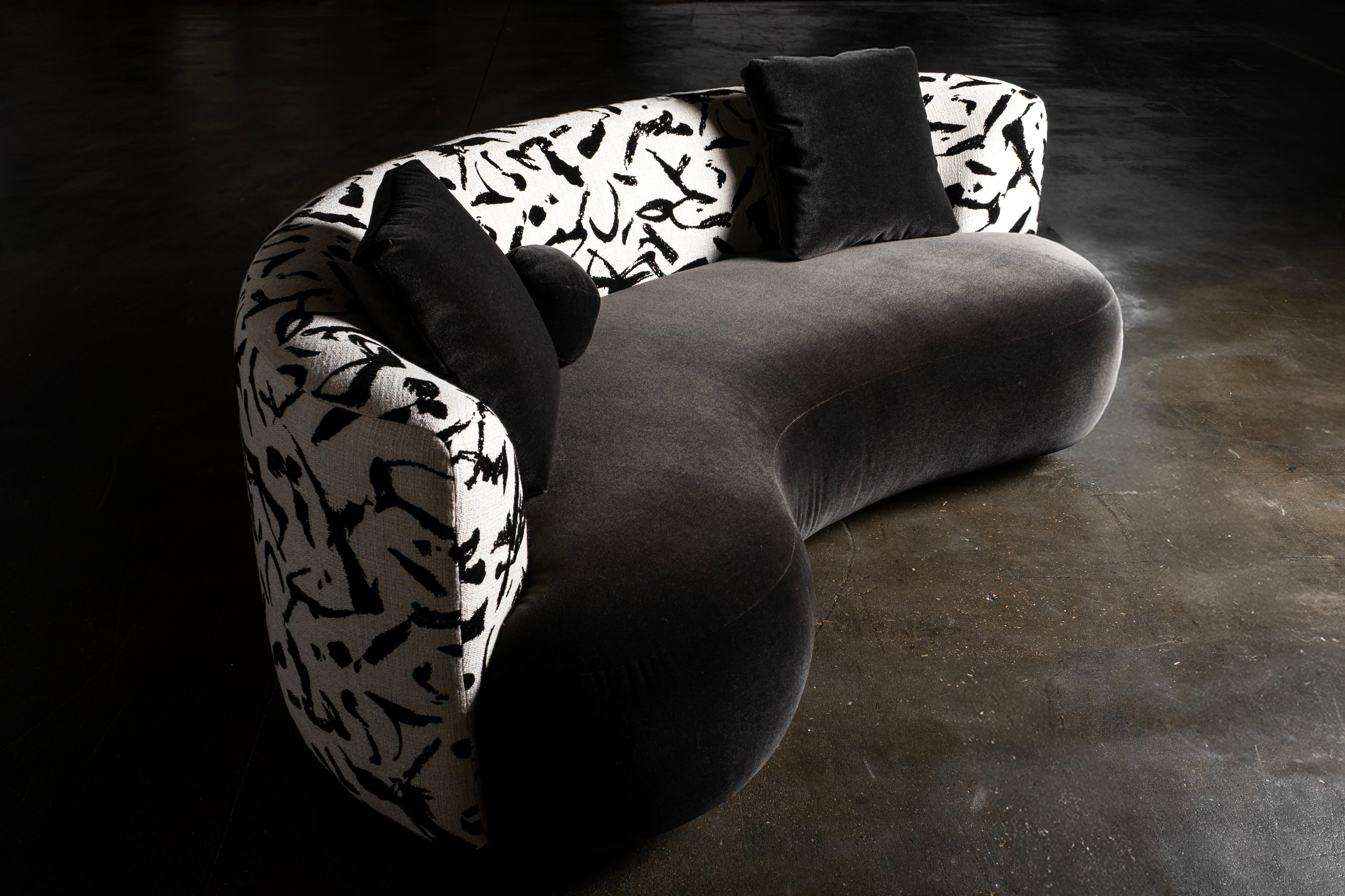 Twins sofa, Contemporary Collection, Handcrafted in Portugal - Europe by Greenapple.

The Twins curved sofa and its matching daybed share the same genes, yet each maintains a distinct identity, forming a pair defined by perfect asymmetry. With