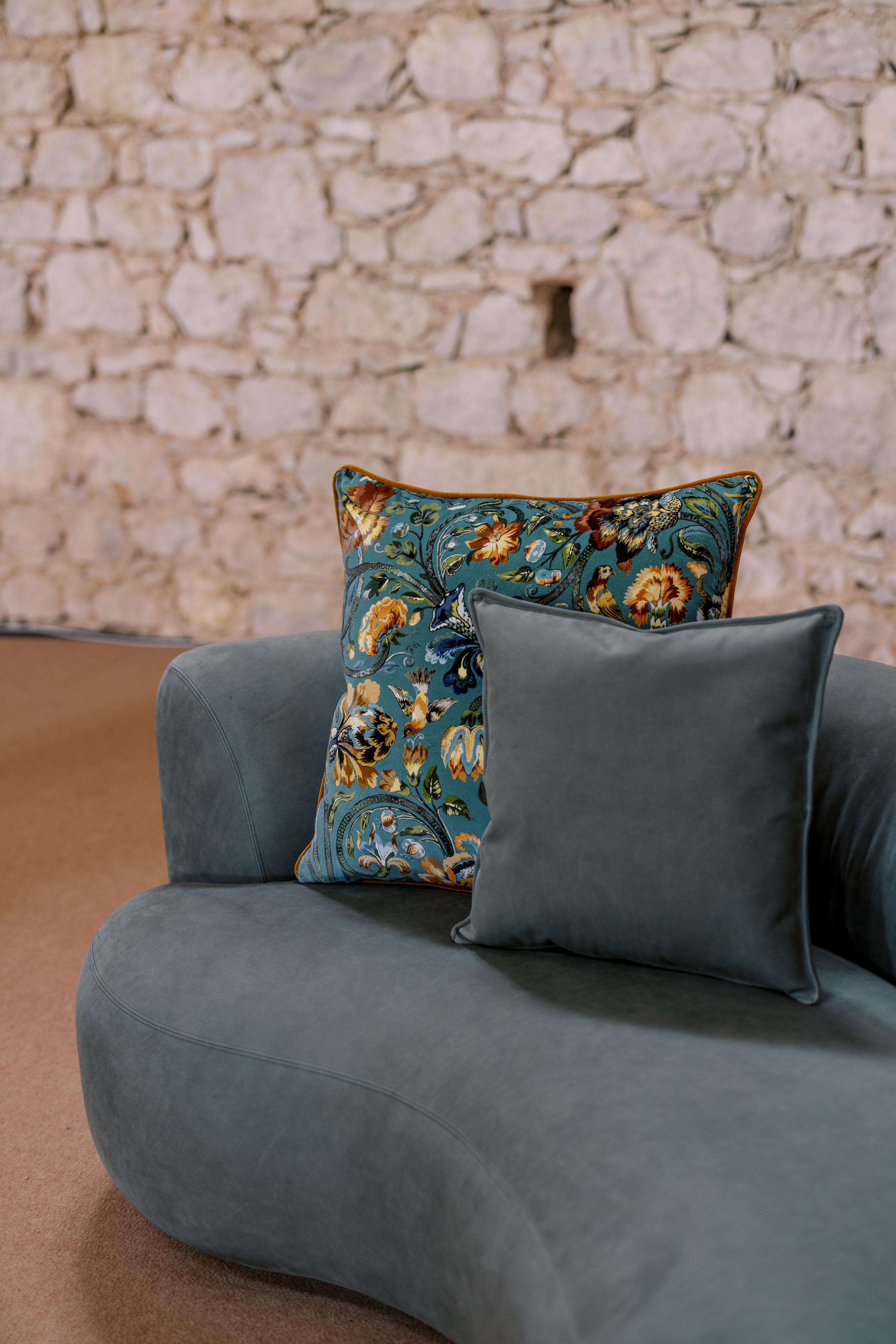 The Moderns Twins Curved Sofa, Italian Leather, Handmade Portugal Greenapple en vente 1