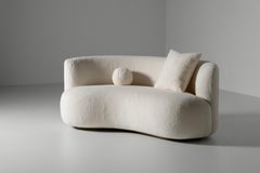 Sofá curvo gemelos modernos orgánicos, alpaca blanca, hecho a mano Portugal by Greenapple