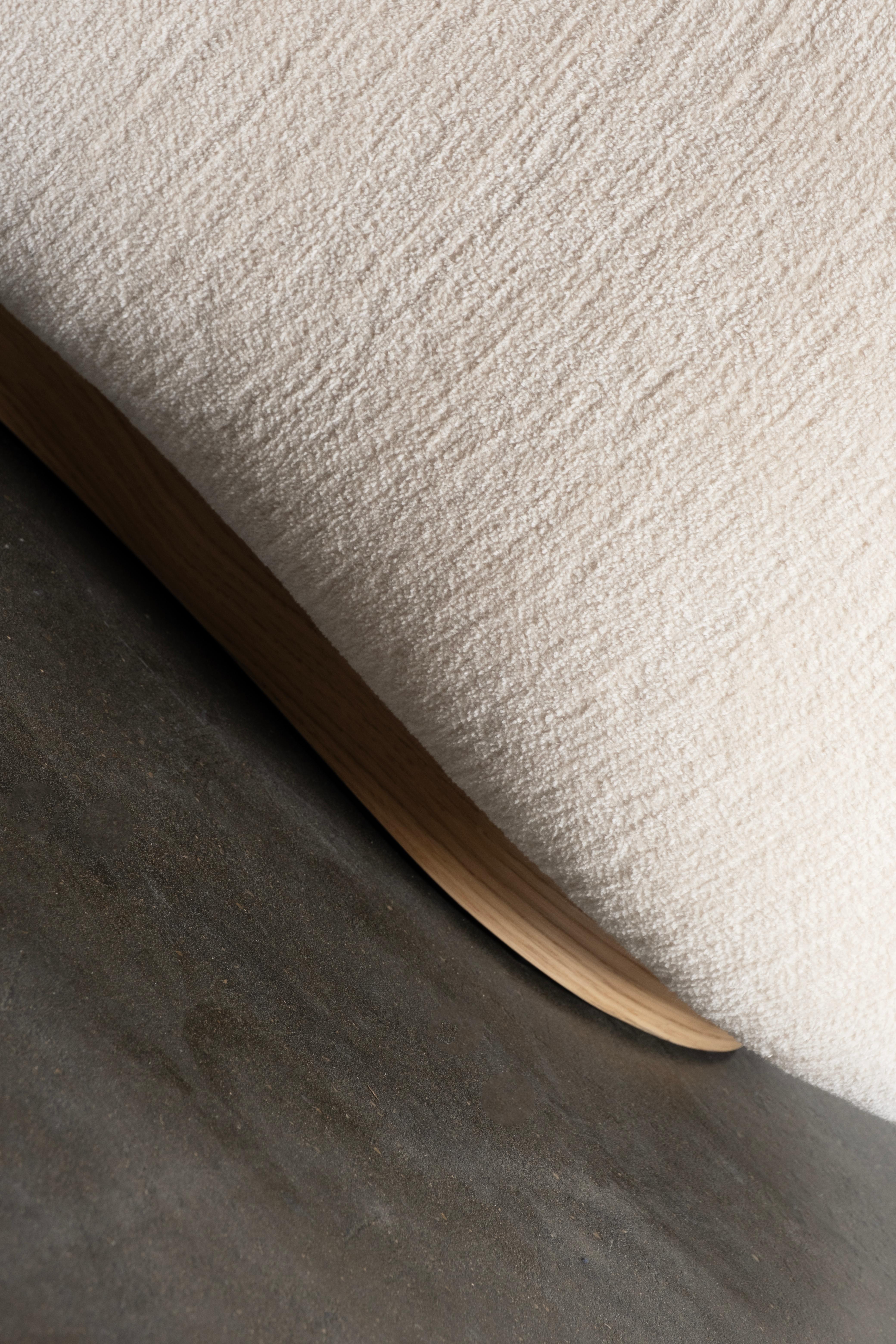 Portugais Organic Modern Twins Loveseat, DEDAR Chenille, Oak, Handmade Portugal Greenapple en vente