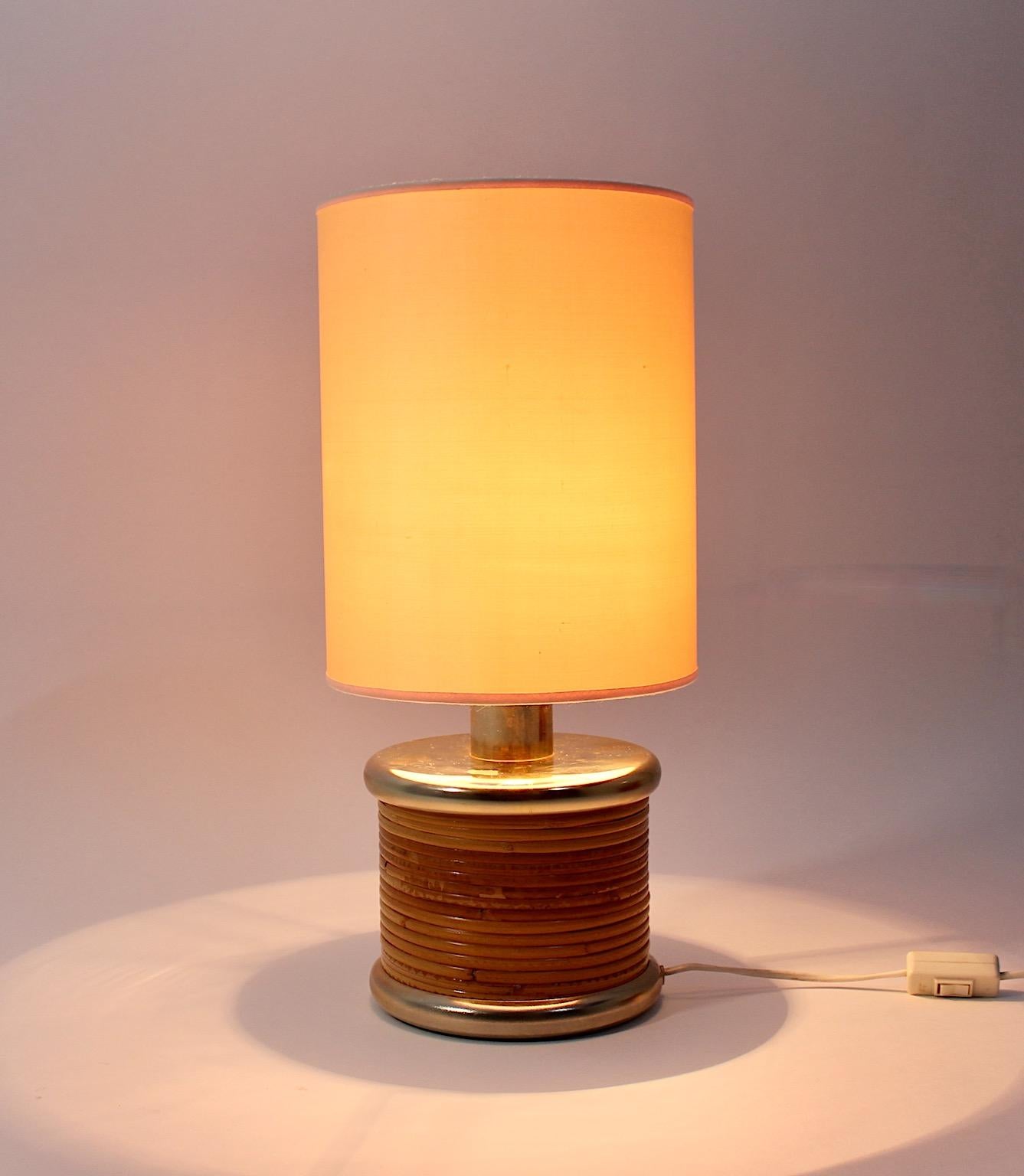20th Century Organic Modern Vintage Golden Circular Rattan Brass Table Lamp Italy 1970s For Sale