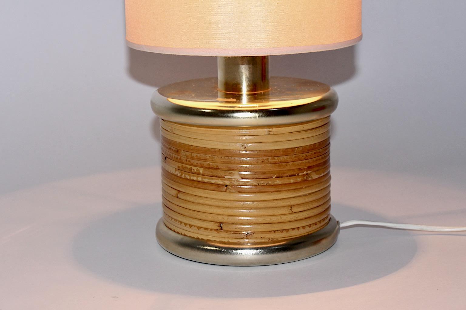 Organic Modern Vintage Golden Circular Rattan Brass Table Lamp Italy 1970s For Sale 1