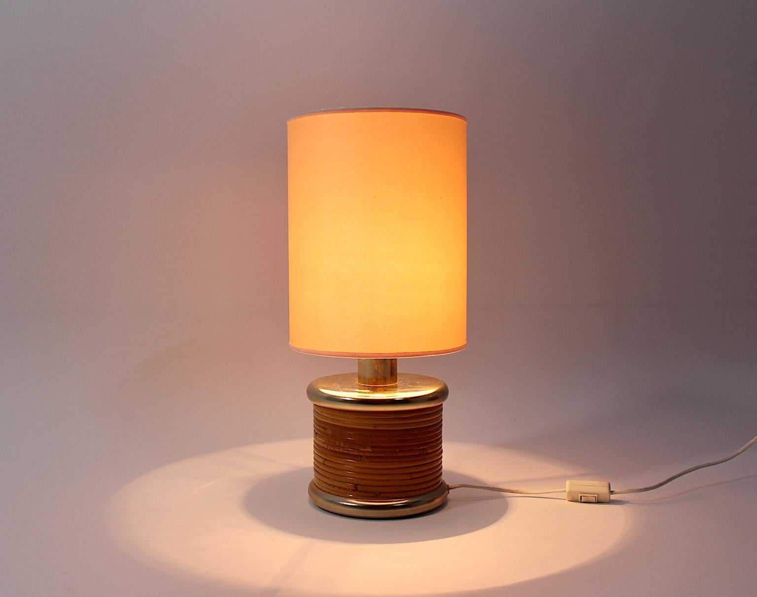 Organic Modern Vintage Golden Circular Rattan Brass Table Lamp Italy 1970s For Sale 3