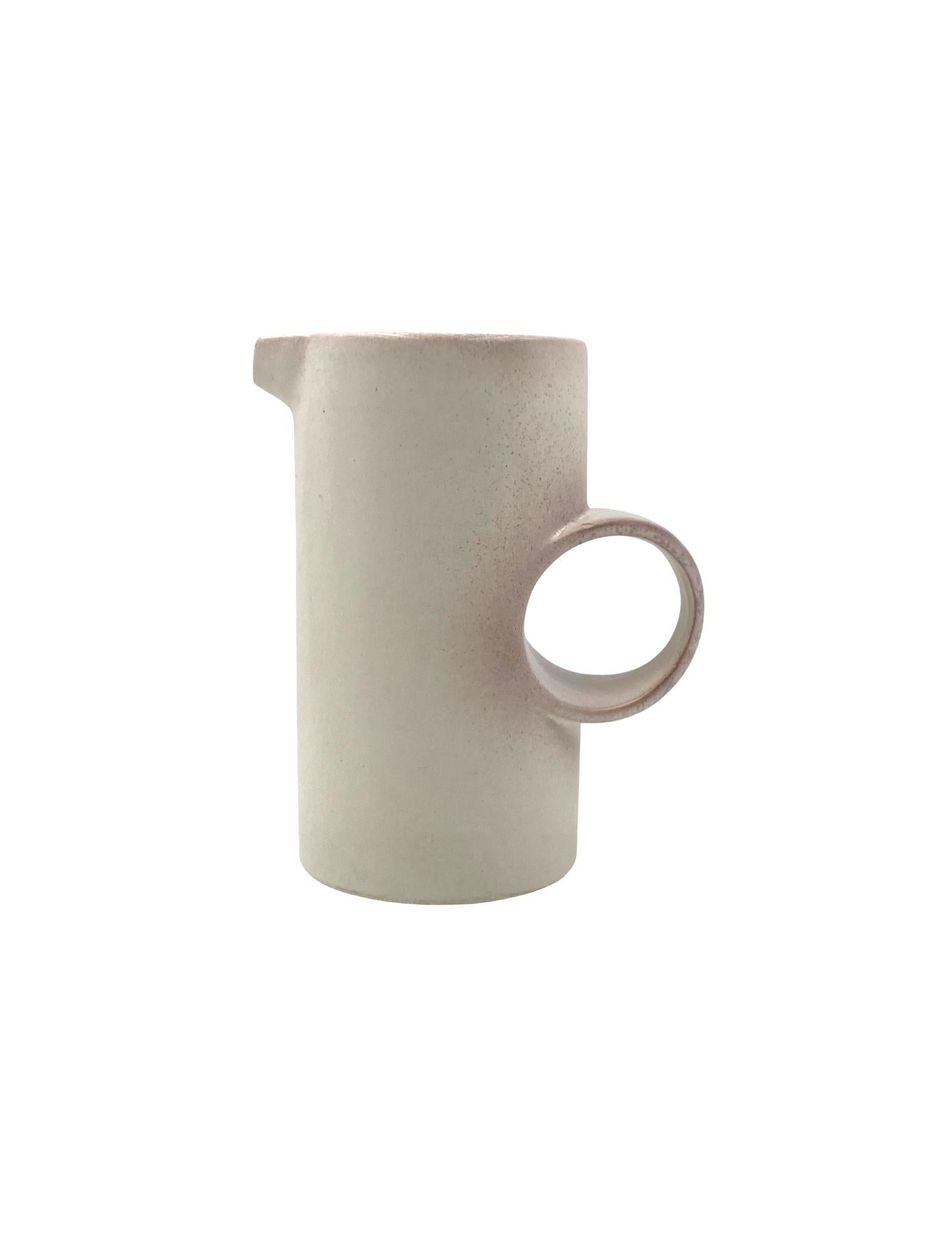 Organic modern white ceramic vase / jug, La Sfera Italy 1980s In Good Condition For Sale In Firenze, IT