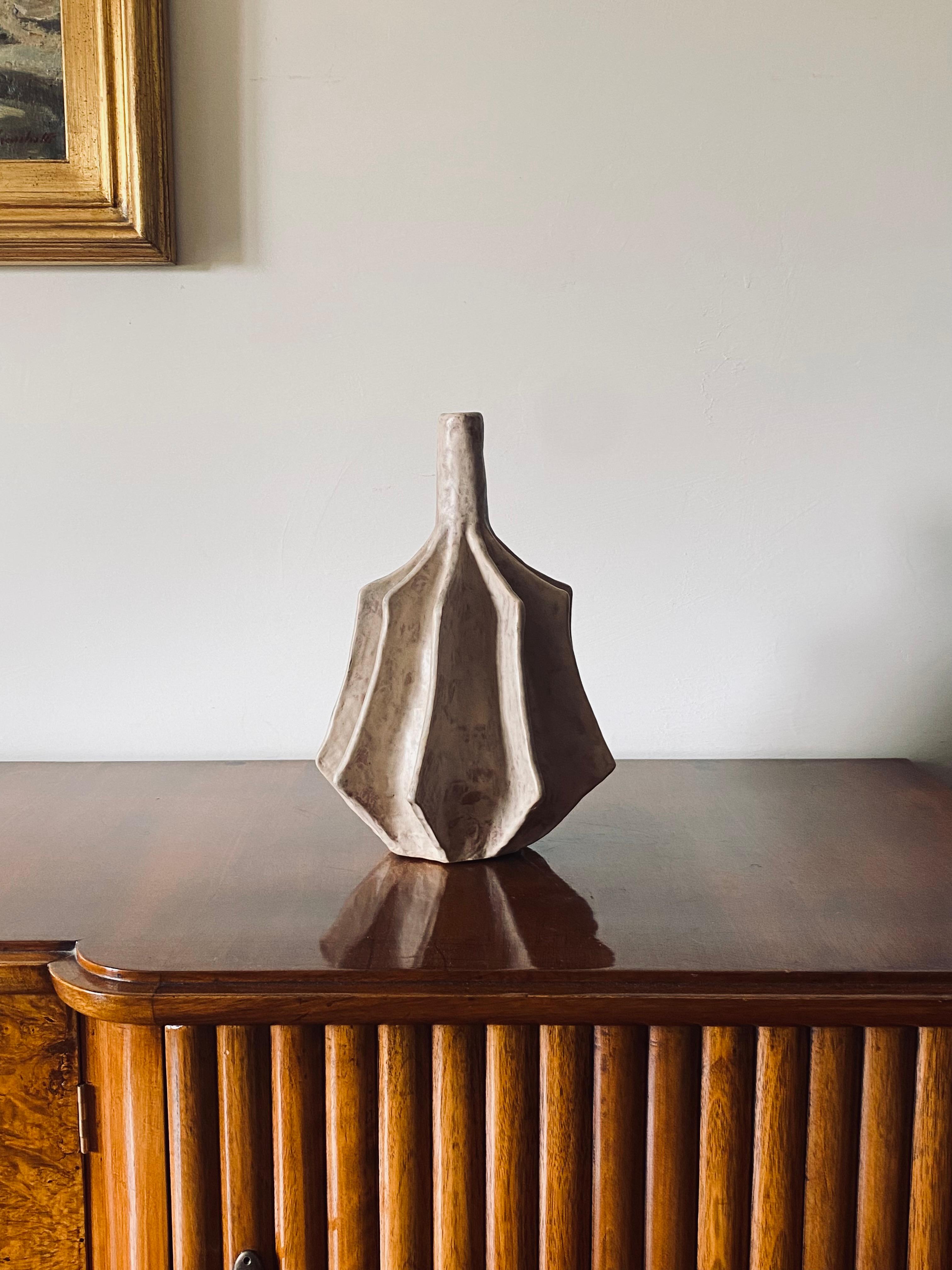 French Organic modern white earthenware vase, France 1970s in vendita