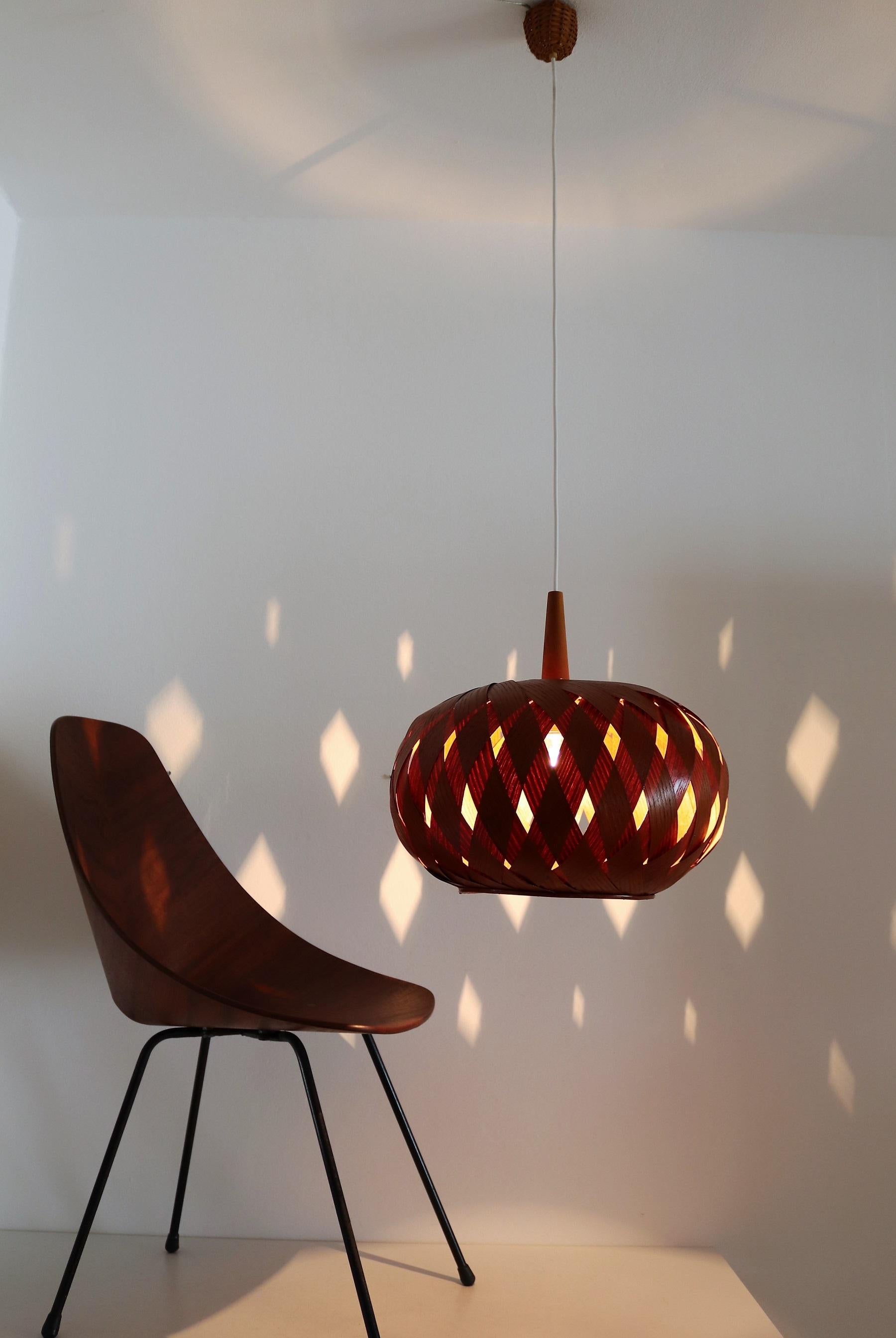 Mid-20th Century Organic Modernist Natural Teak Wood Veneer and Wicker Pendant Lamp, 1960s For Sale