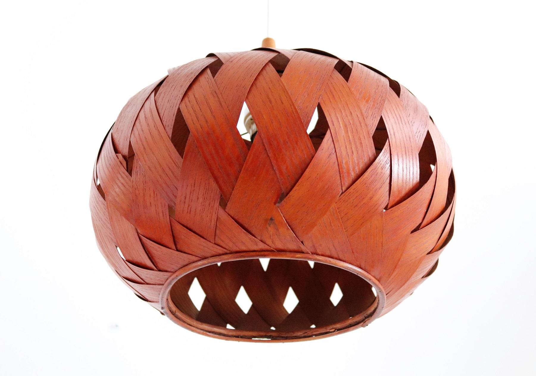 Organic Modernist Natural Teak Wood Veneer and Wicker Pendant Lamp, 1960s For Sale 3