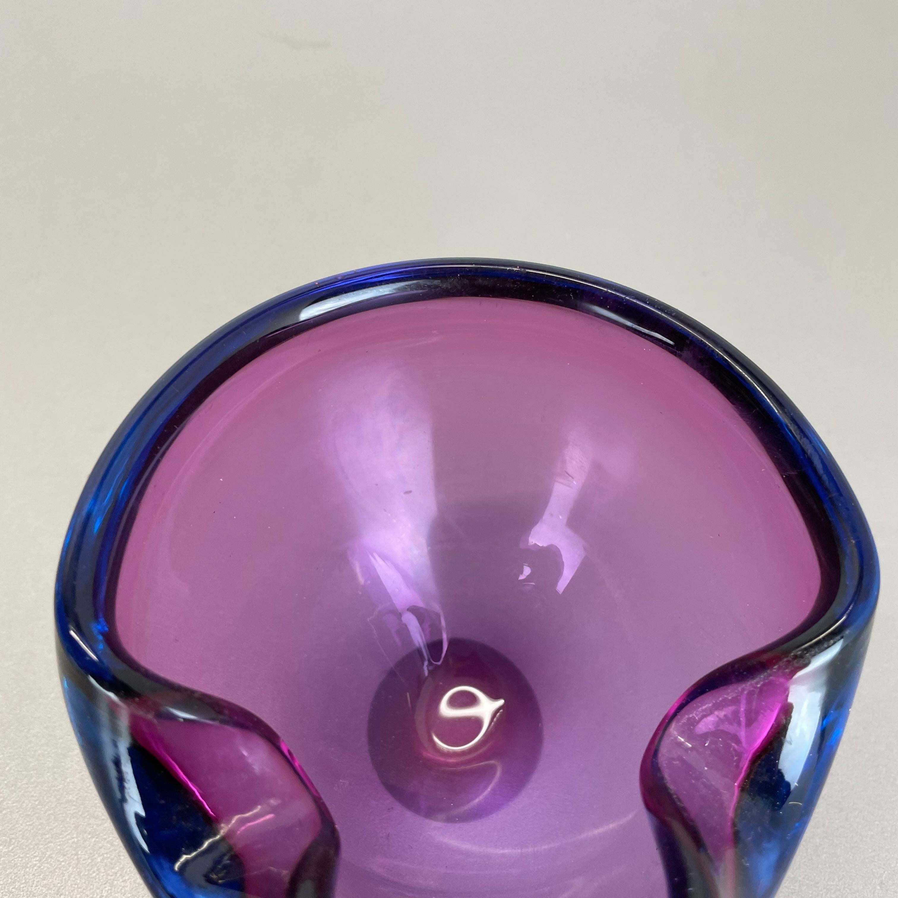 Cendrier en verre organique de Murano « violet » avec éléments en forme de coquille de bol, Murano, Italie, 1970 en vente 3
