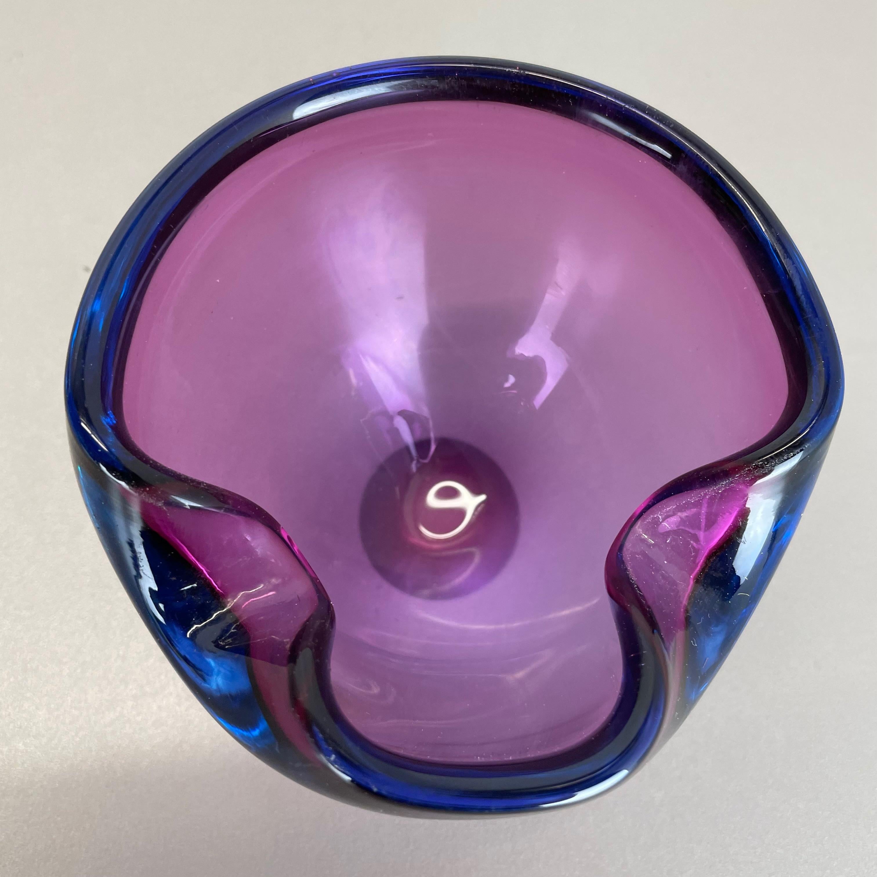 Cendrier en verre organique de Murano « violet » avec éléments en forme de coquille de bol, Murano, Italie, 1970 en vente 4