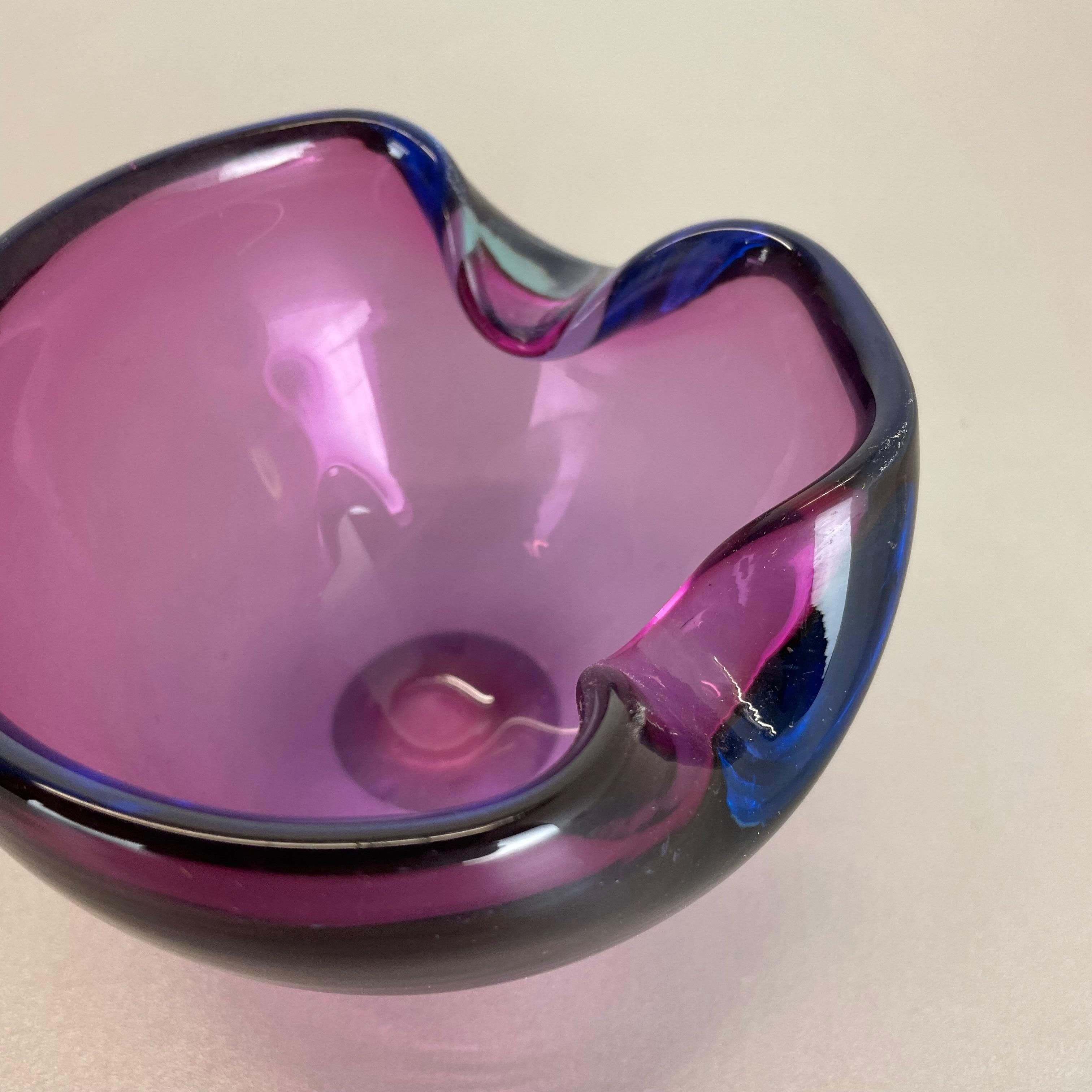 Cendrier en verre organique de Murano « violet » avec éléments en forme de coquille de bol, Murano, Italie, 1970 en vente 7